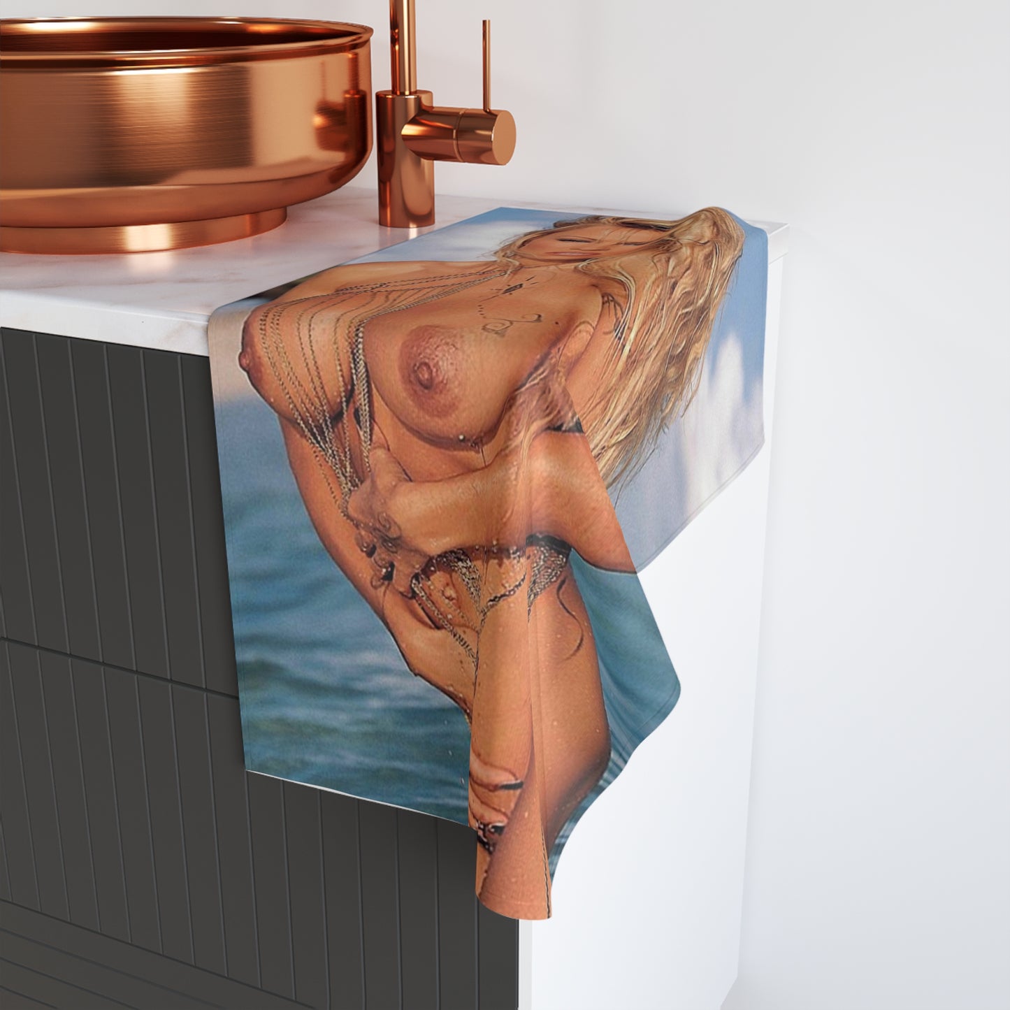 Hand Towel Pamela Nude