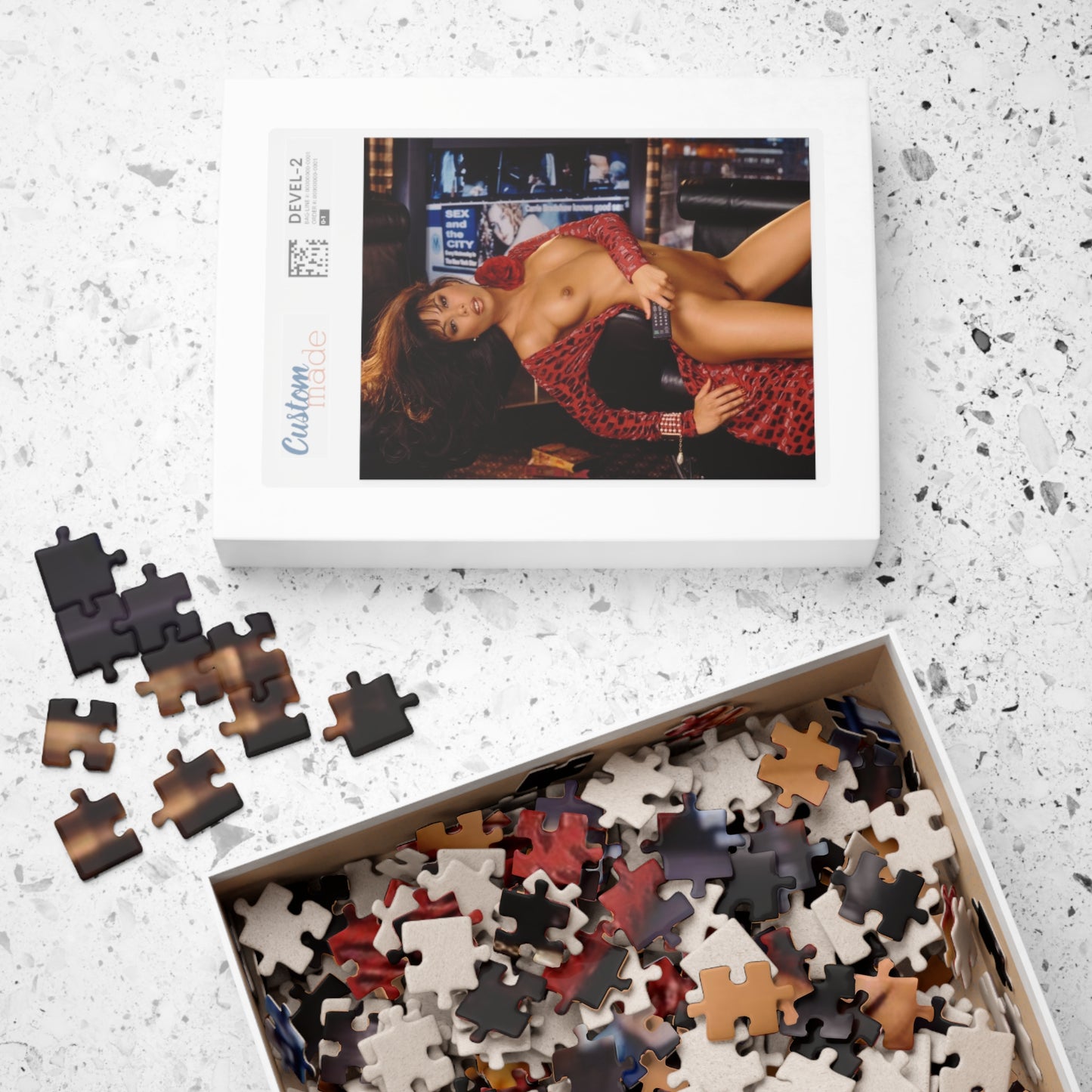 Puzzle (110, 252, 500, 1014-piece) Playboy Playmate June 2002 Michele Rogers