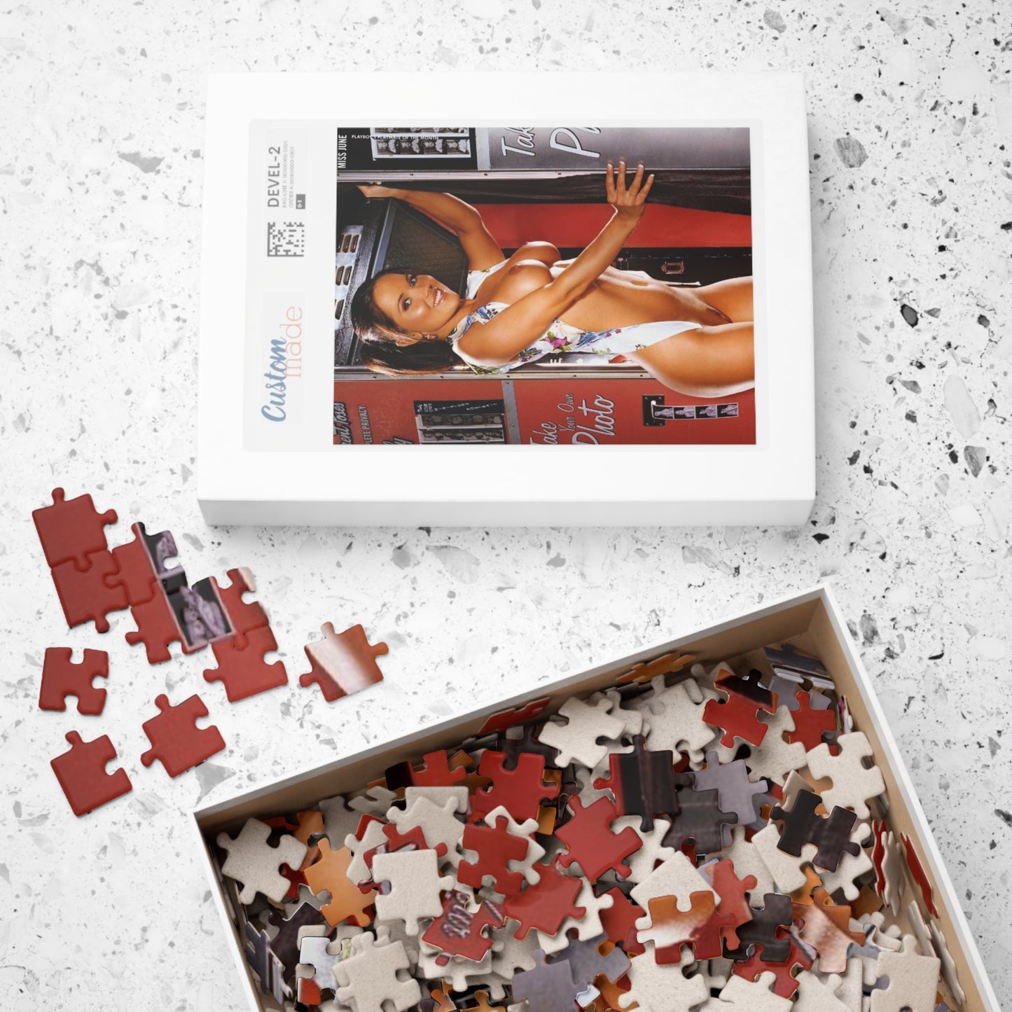 Puzzle (110, 252, 500, 1014-piece) Playmate June 2006 Stephanie Larimore