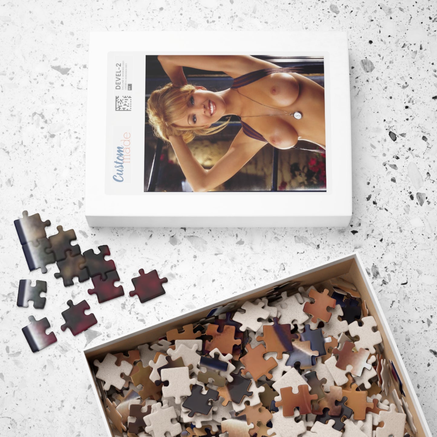 Puzzle (110, 252, 500, 1014-piece) Playboy Playmate June 2000 Shannon Stewart