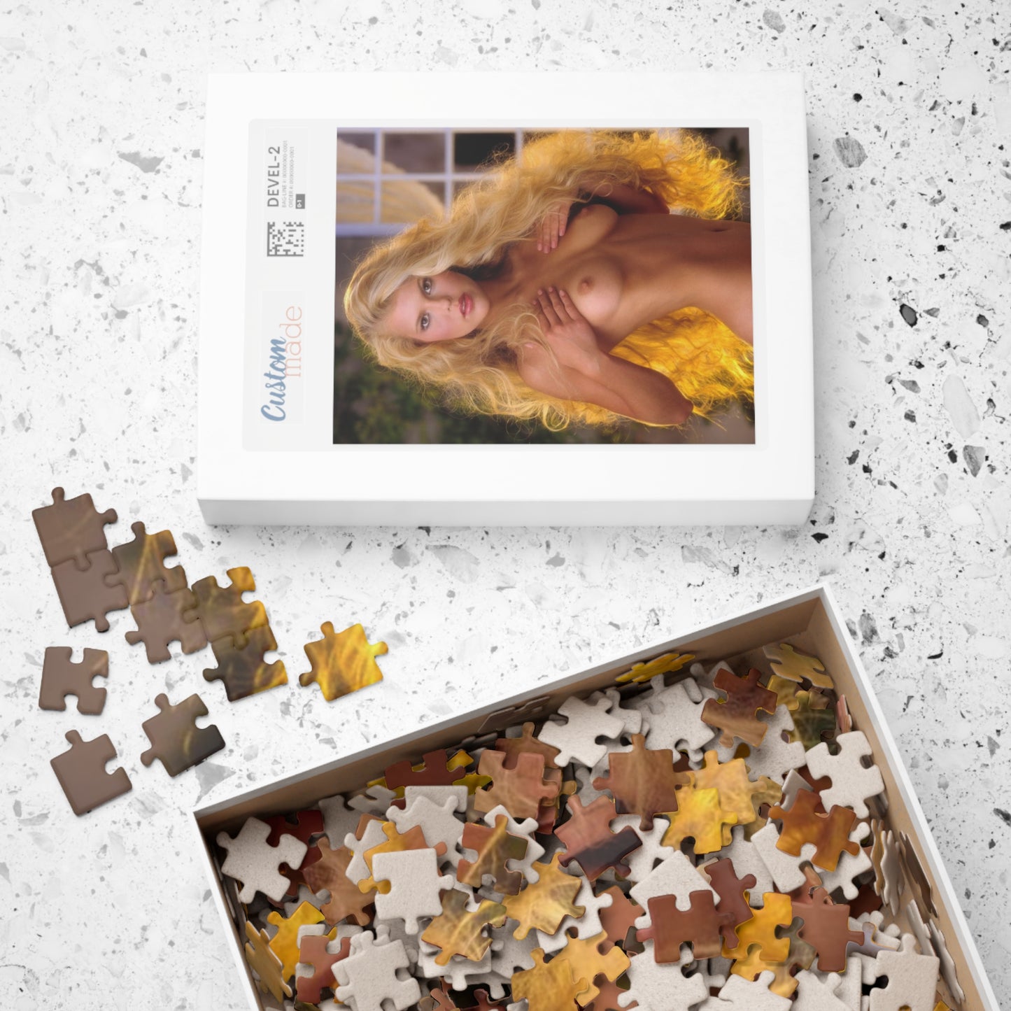 Puzzle (110, 252, 500, 1014-piece) Playboy Playmate May 1983 Susie Scott