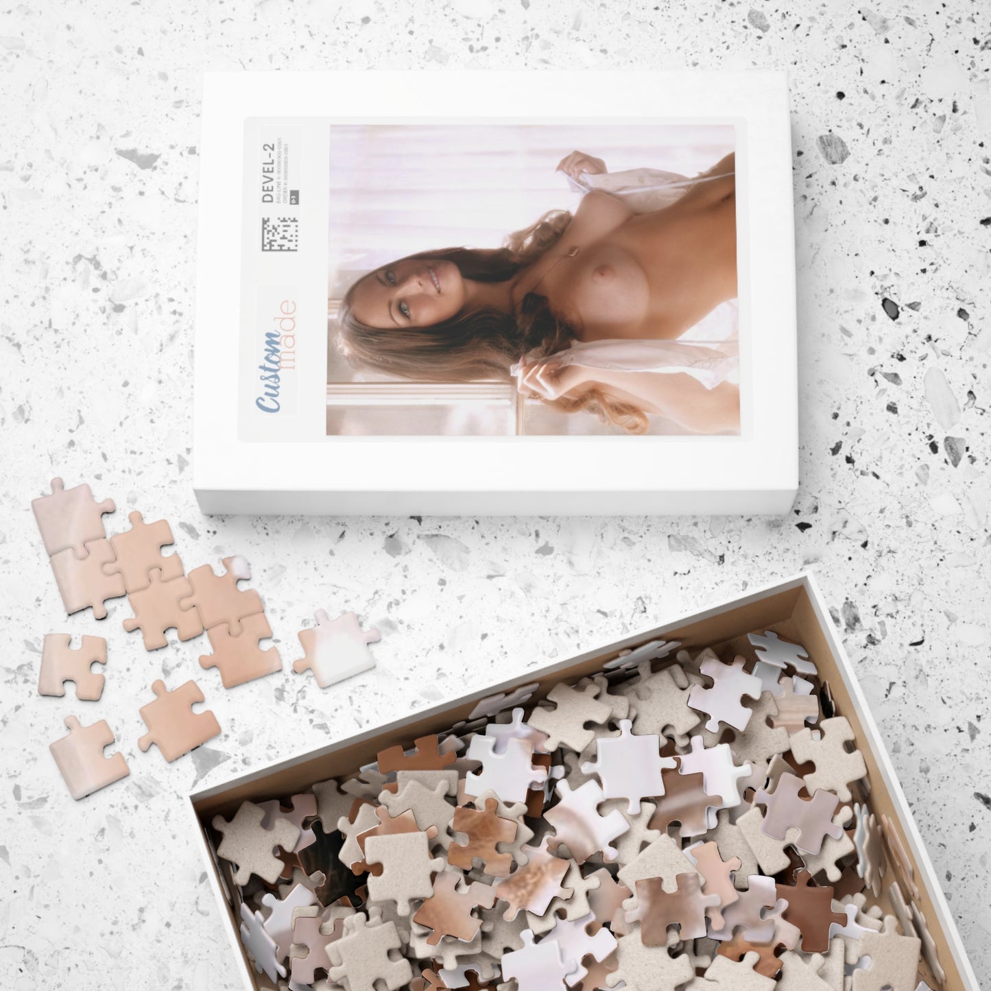 Puzzle (110, 252, 500, 1014-piece) Playboy Playmate March 1973 Bonnie Large