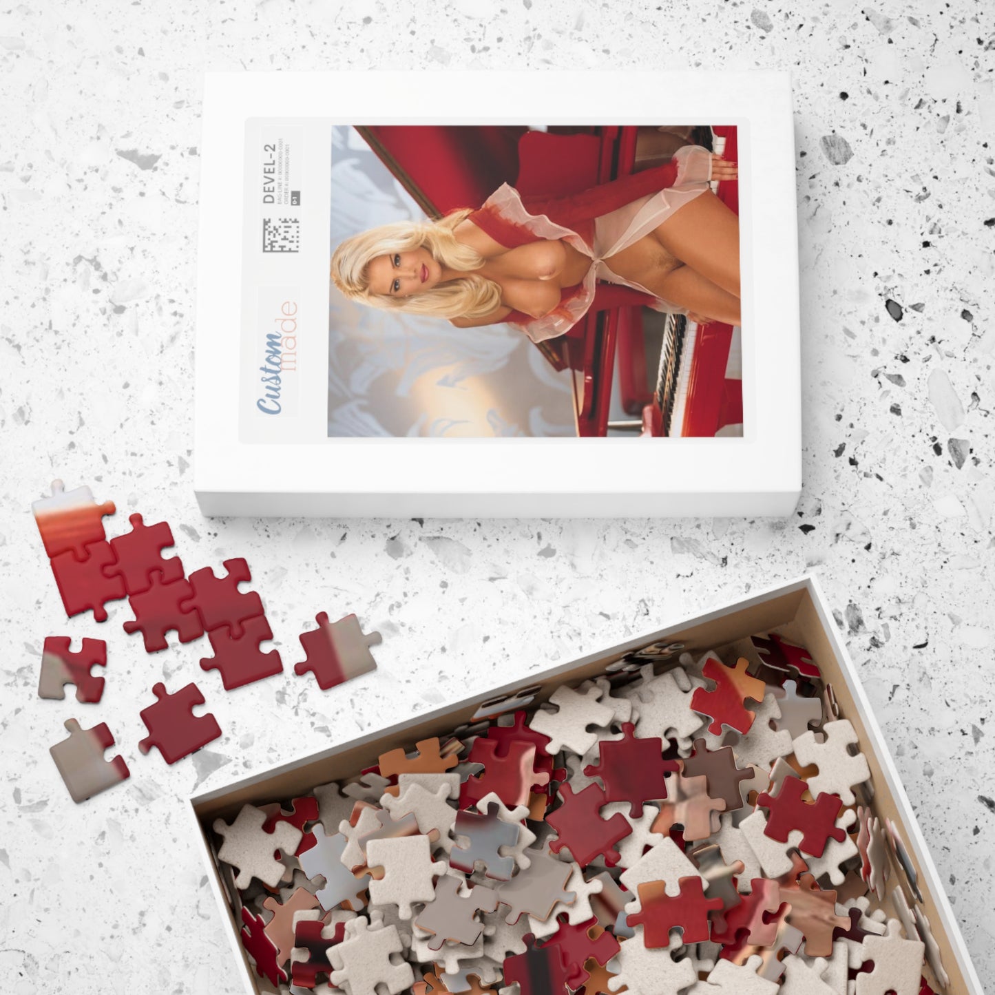 Puzzle (110, 252, 500, 1014-piece) Playboy Playmate Dec 1996 Victoria Silvstedt