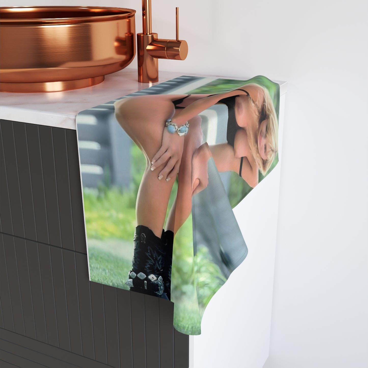 Hand Towel Pamela Nude