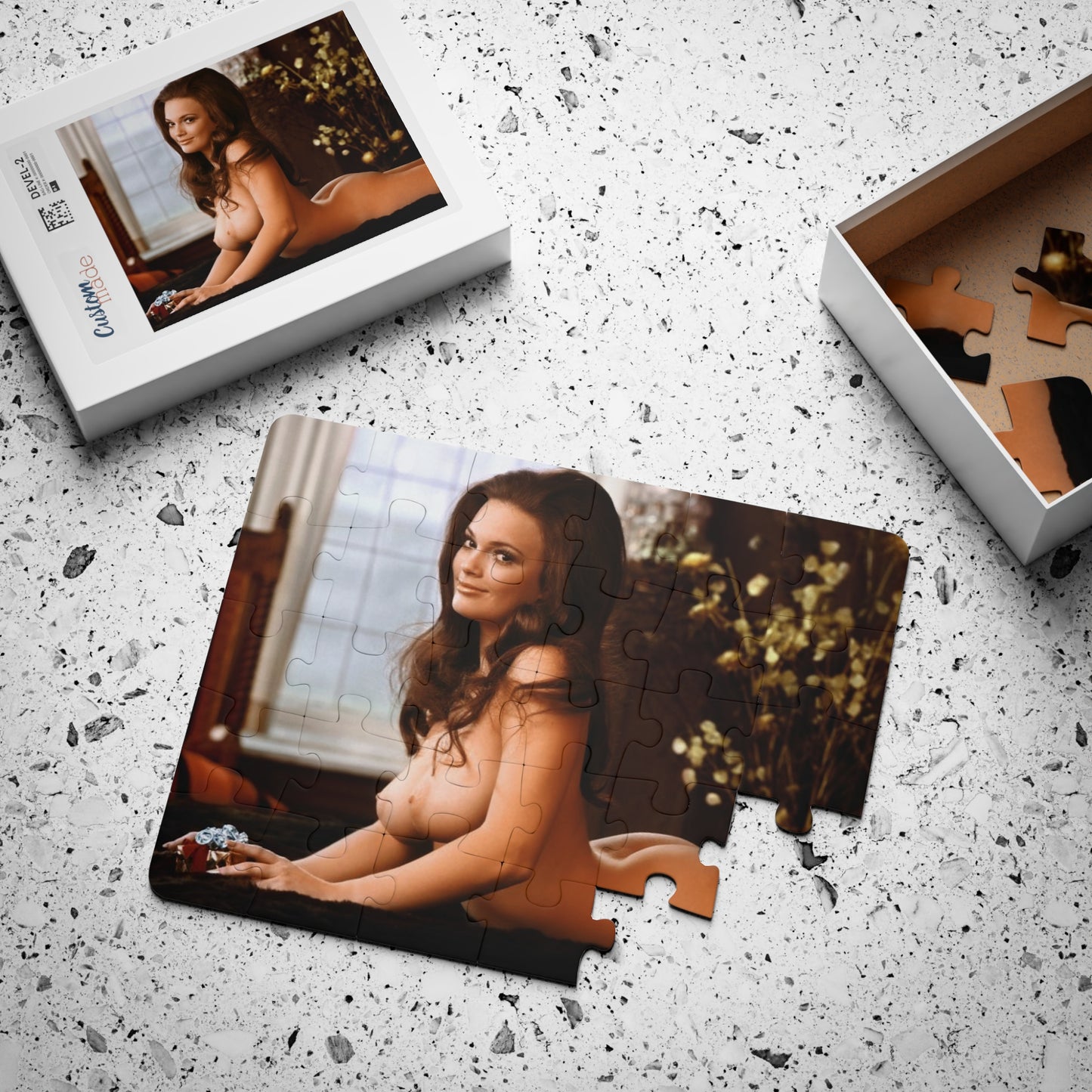 Puzzle, 30-Piece Playboy Playmate December 1970 Carol Imhof
