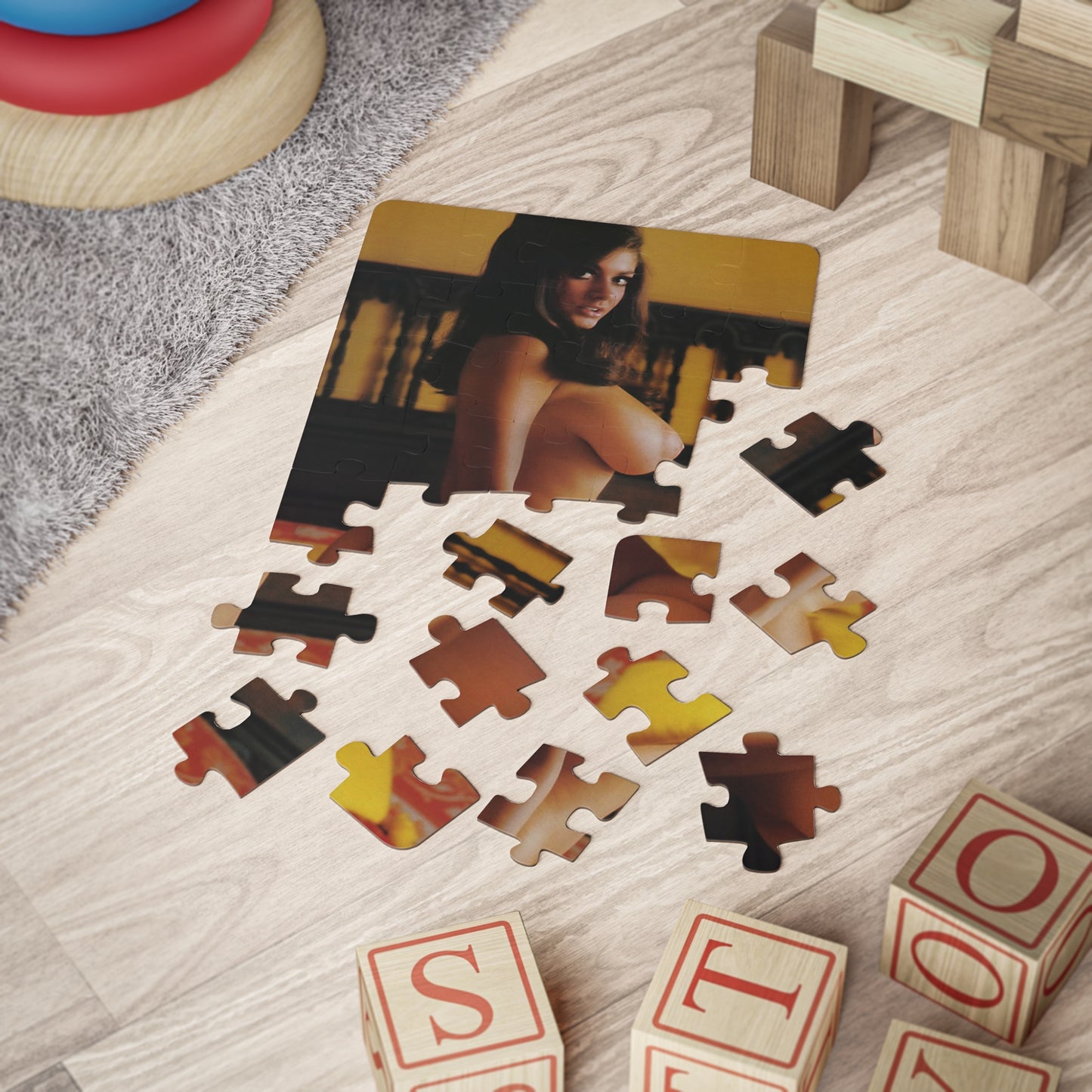 Puzzle, 30-Piece Playboy Playmate Cynthia Myers Nude