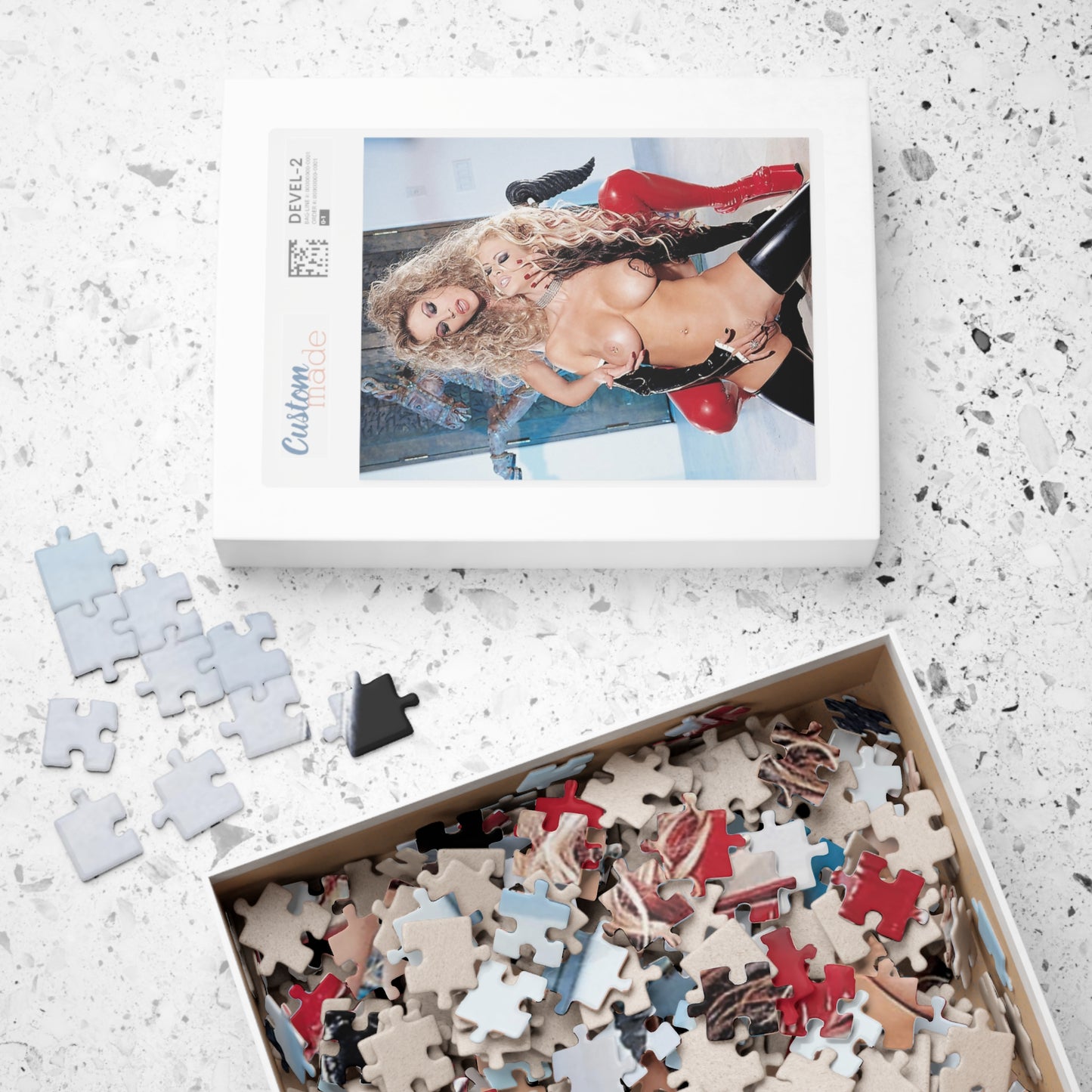 Puzzle (110, 252, 520, 1014-piece) Jenna Jameson and Janine Lindenmulder