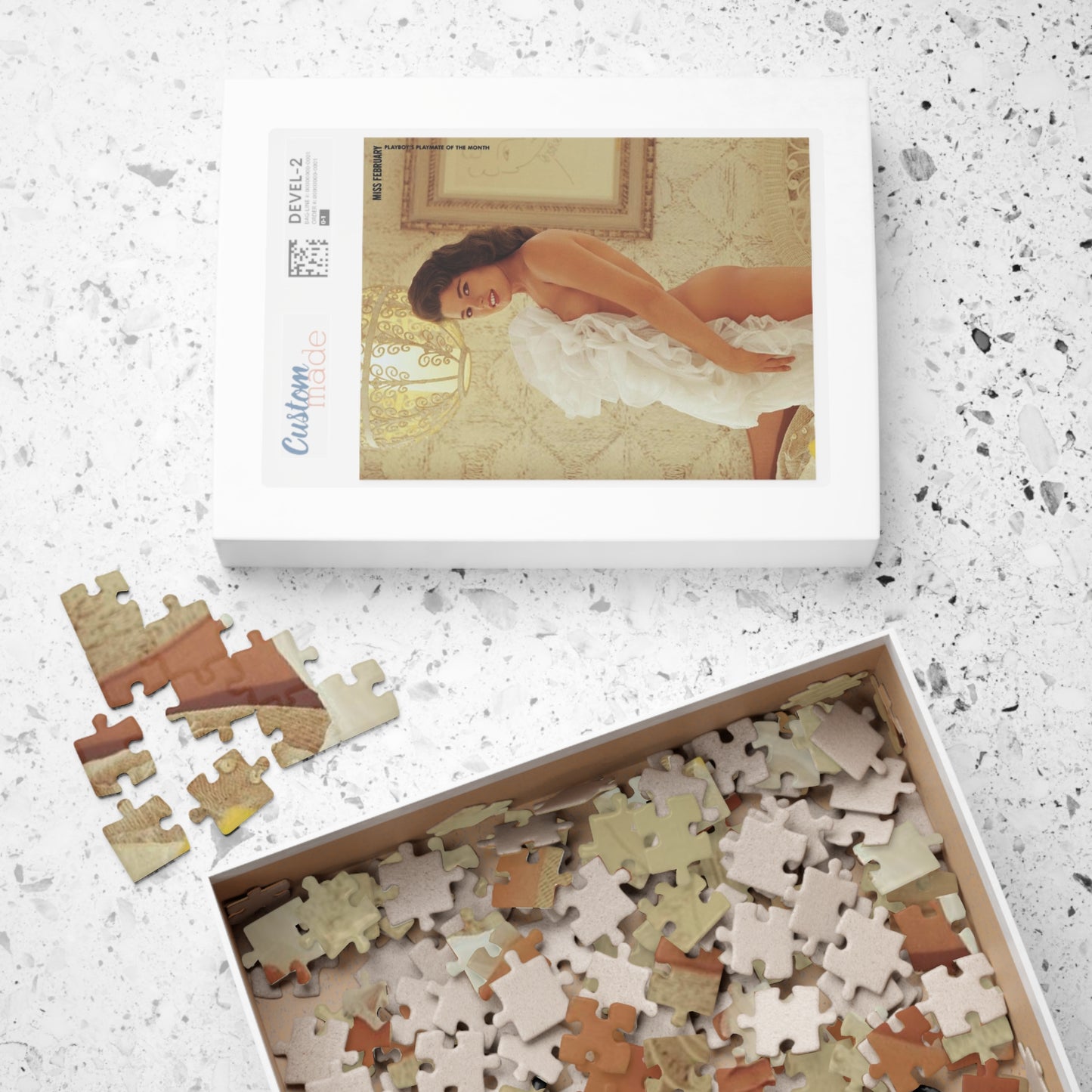 Puzzle (110, 252, 500, 1014-piece) Playboy Playmate February 1960 Susie Scott