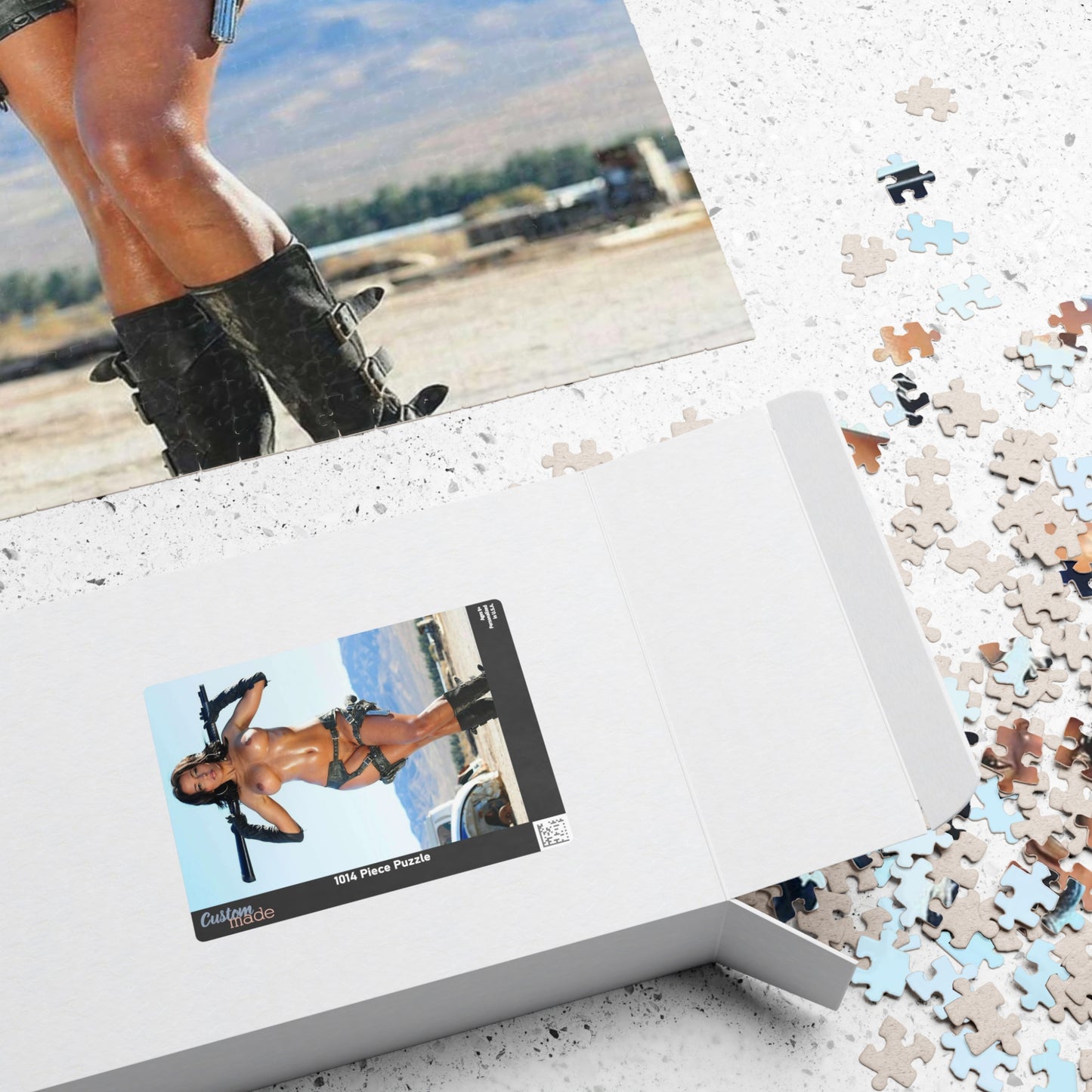 Puzzle (110, 252, 520, 1014-piece) Nude Bruentte with Gun