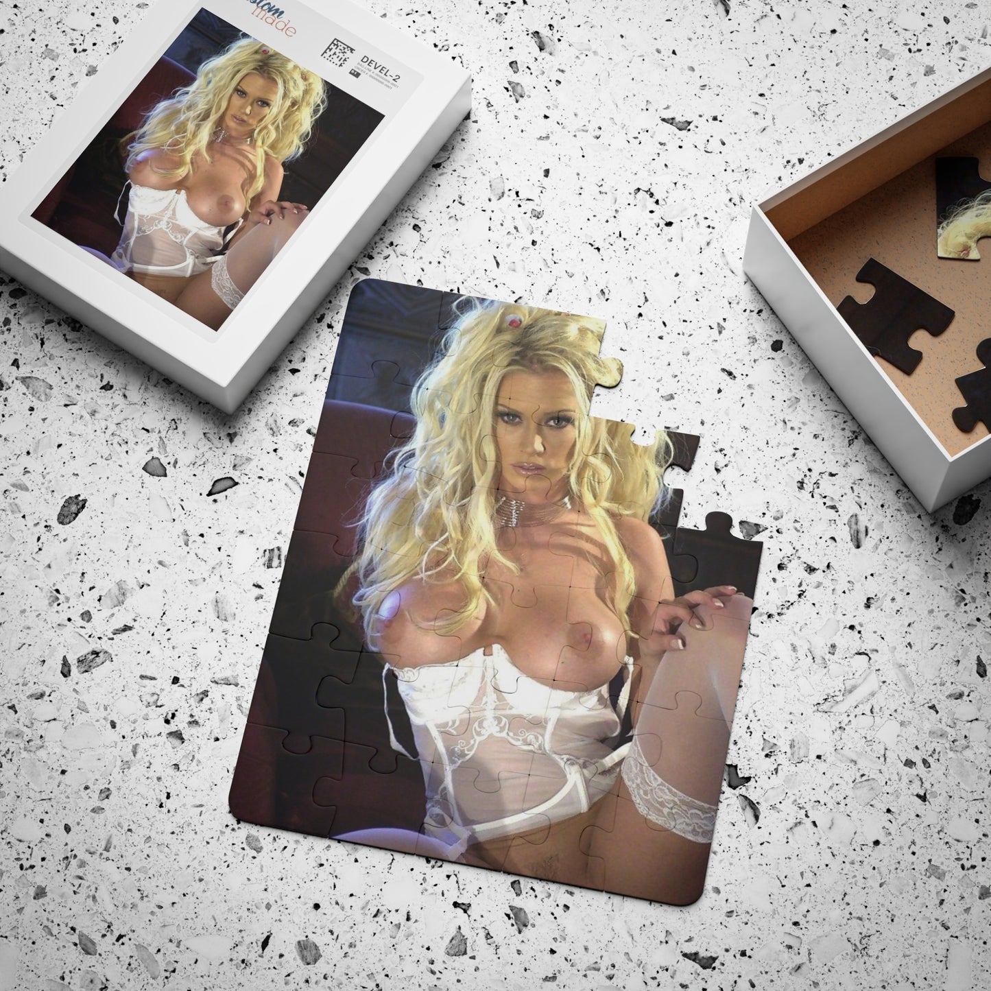 Puzzle, 30-Piece Pornstar Jenna Jameson Nude