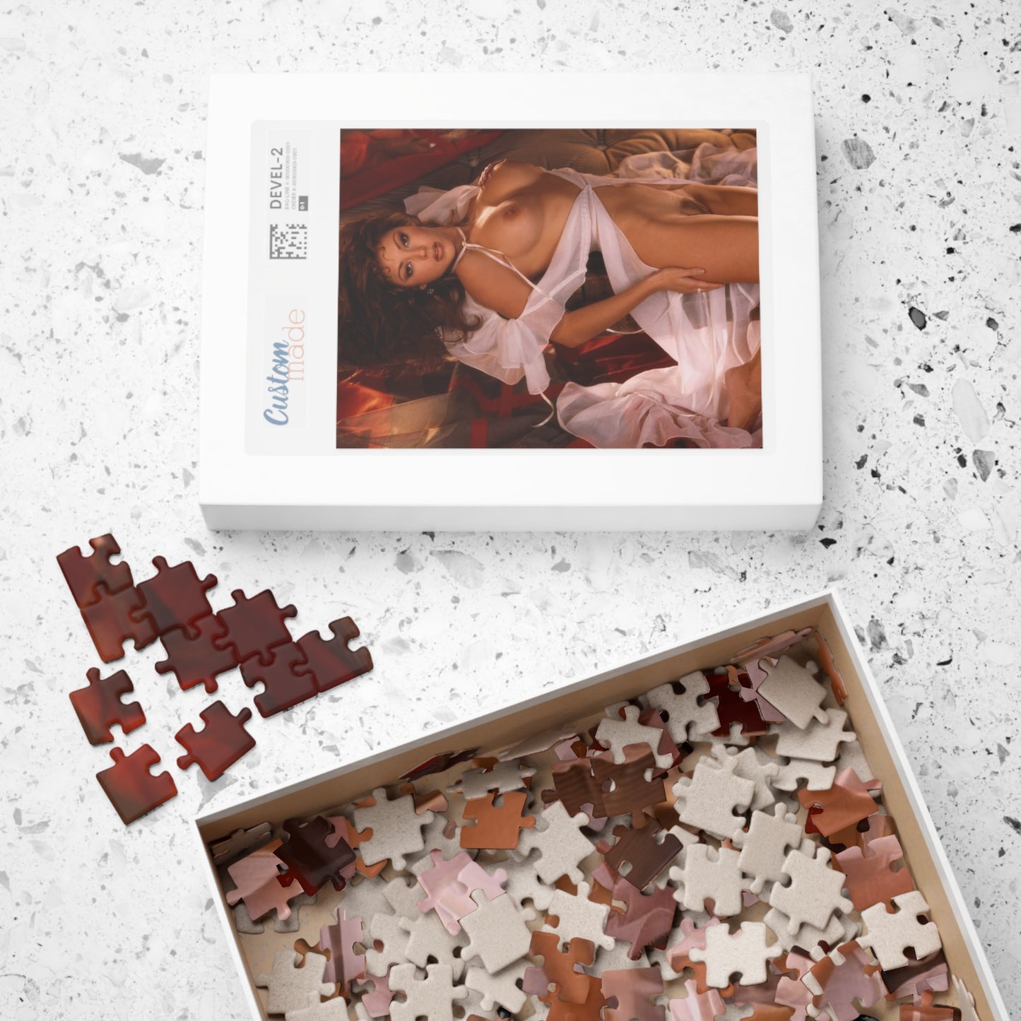 Puzzle (110, 252, 500, 1014-piece) Playboy Playmate Sept 1998 Vanessa Gleason
