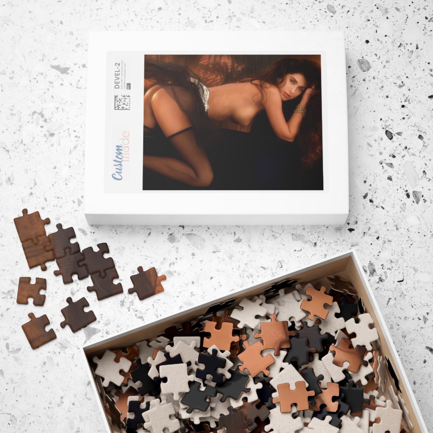 Puzzle (110, 252, 500, 1014-piece Playboy Playmate April 1991 Christina Leardini