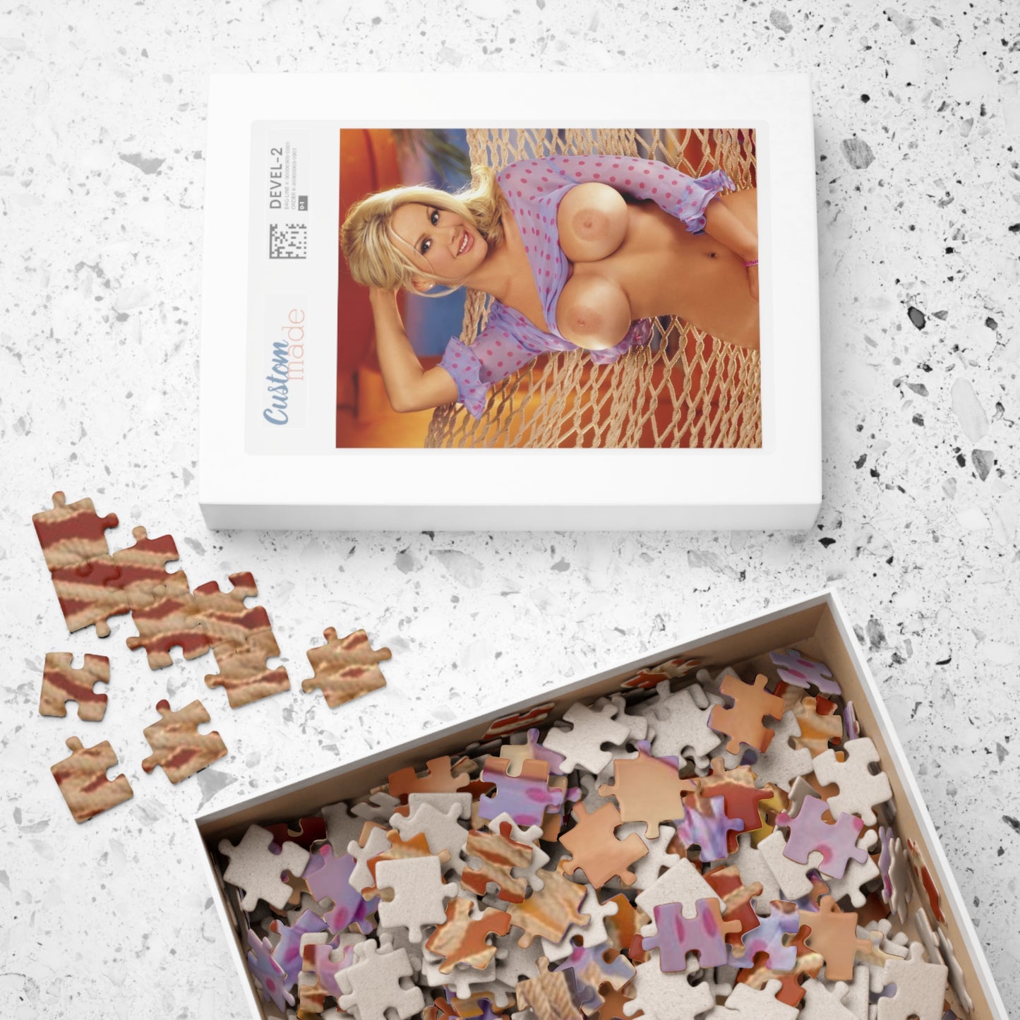 Puzzle (110, 252, 500, 1014-piece) Playboy Playmate Oct 2000 Nichole Van Croft