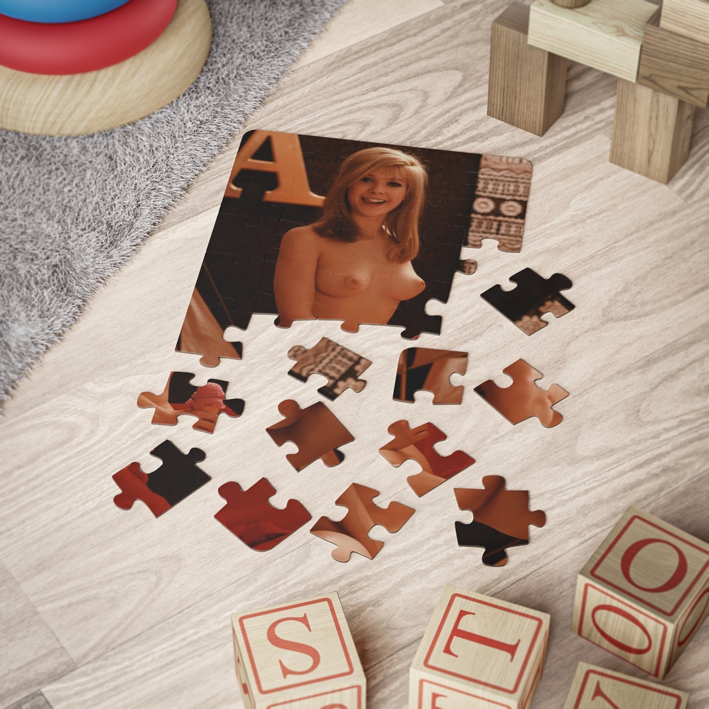 Puzzle, 30-Piece Playboy Playmate June 1969 Helena Antonaccio