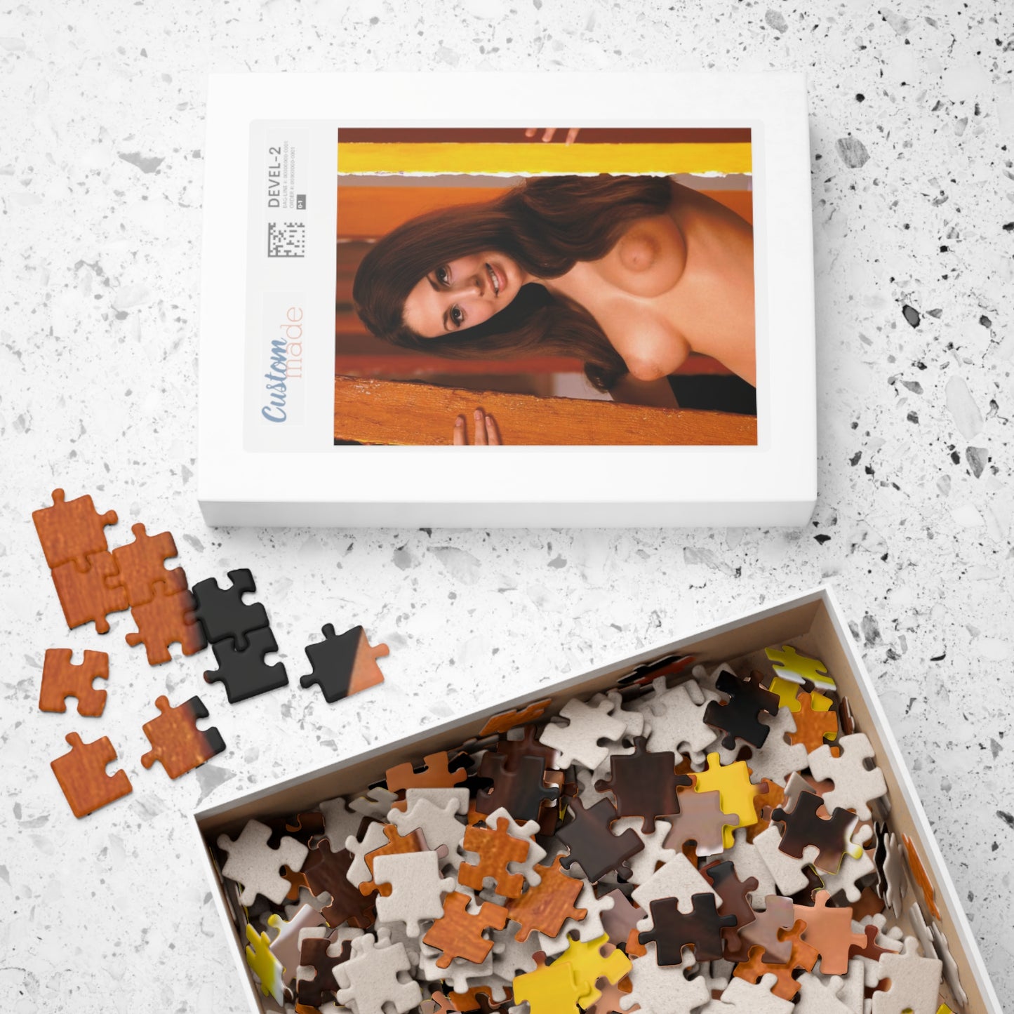 Puzzle (110, 252, 500, 1014-piece) Playboy Playmate February 1970 Linda Forsythe