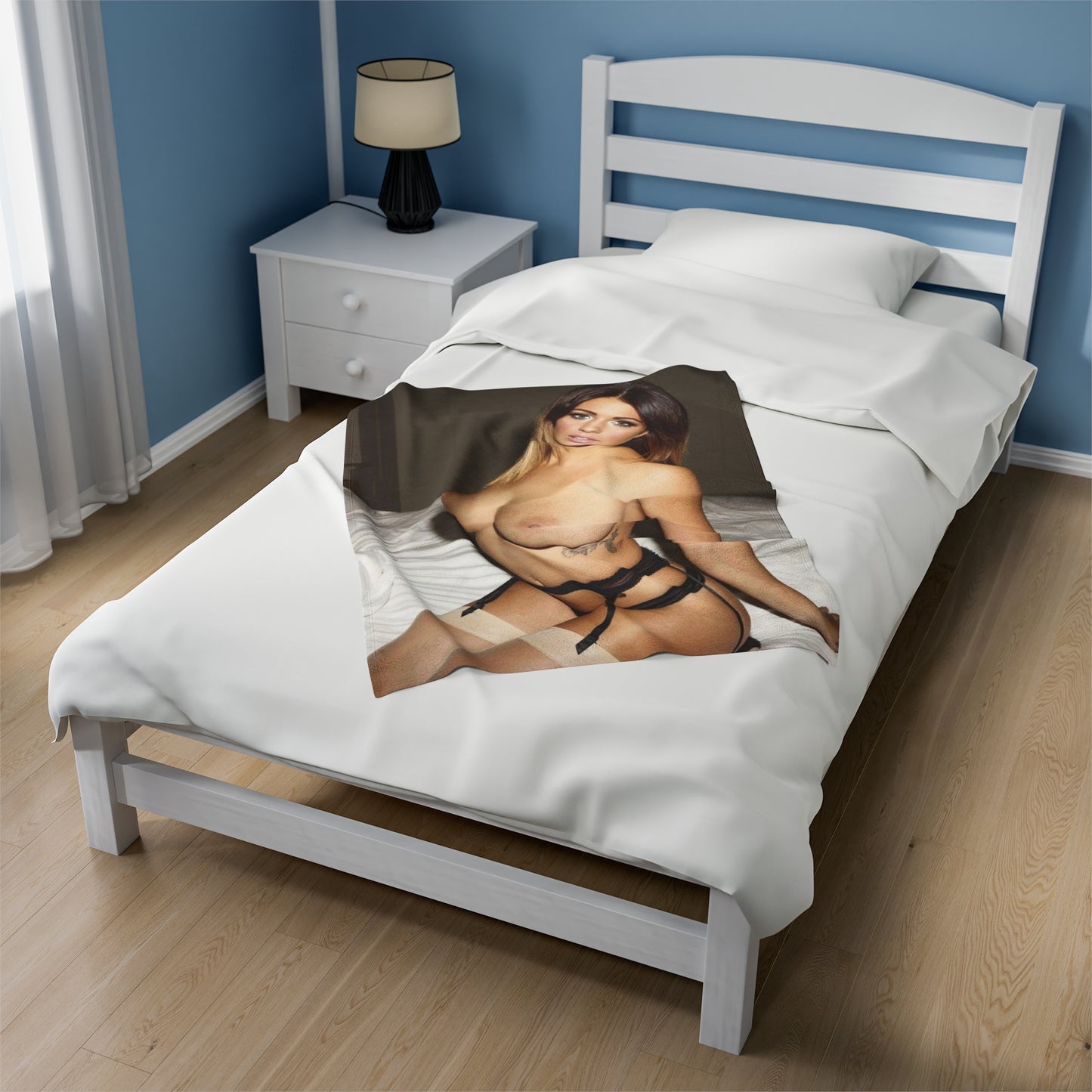 Velveteen Plush Blanket Holly Peers Nude