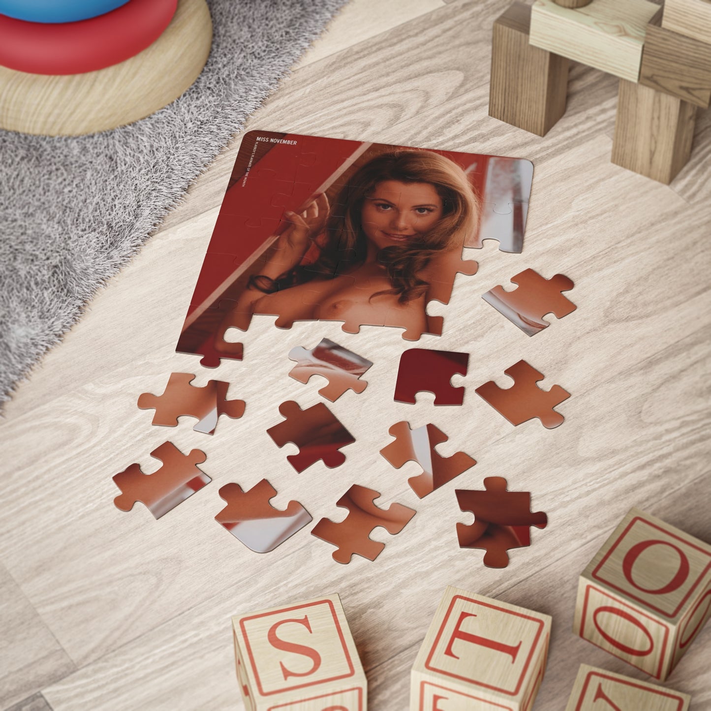 Puzzle, 30-Piece Playboy Playmate November 1971 Danielle de Vabre