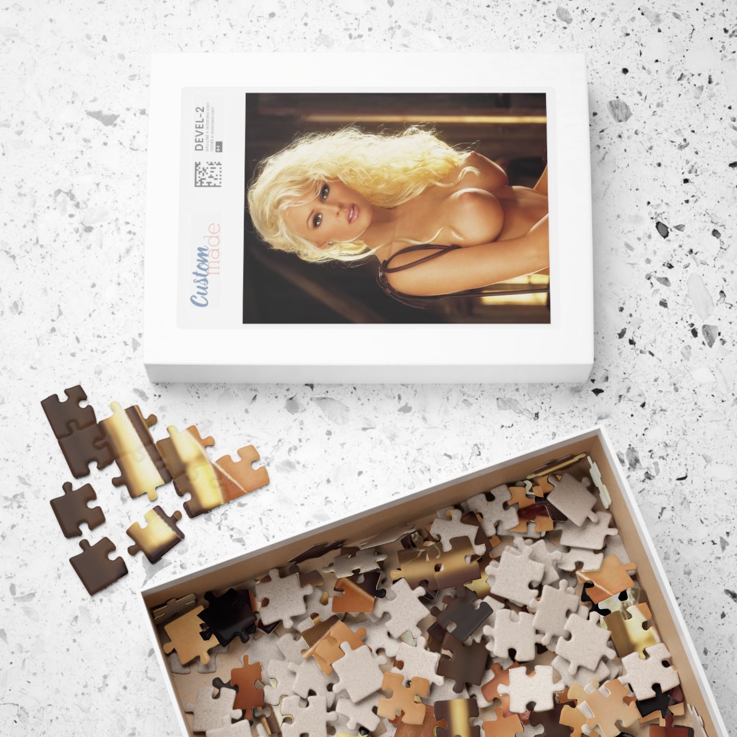 Puzzle (110, 252, 500, 1014-piece) Playboy Playmate April 2001 Katie Lohmann
