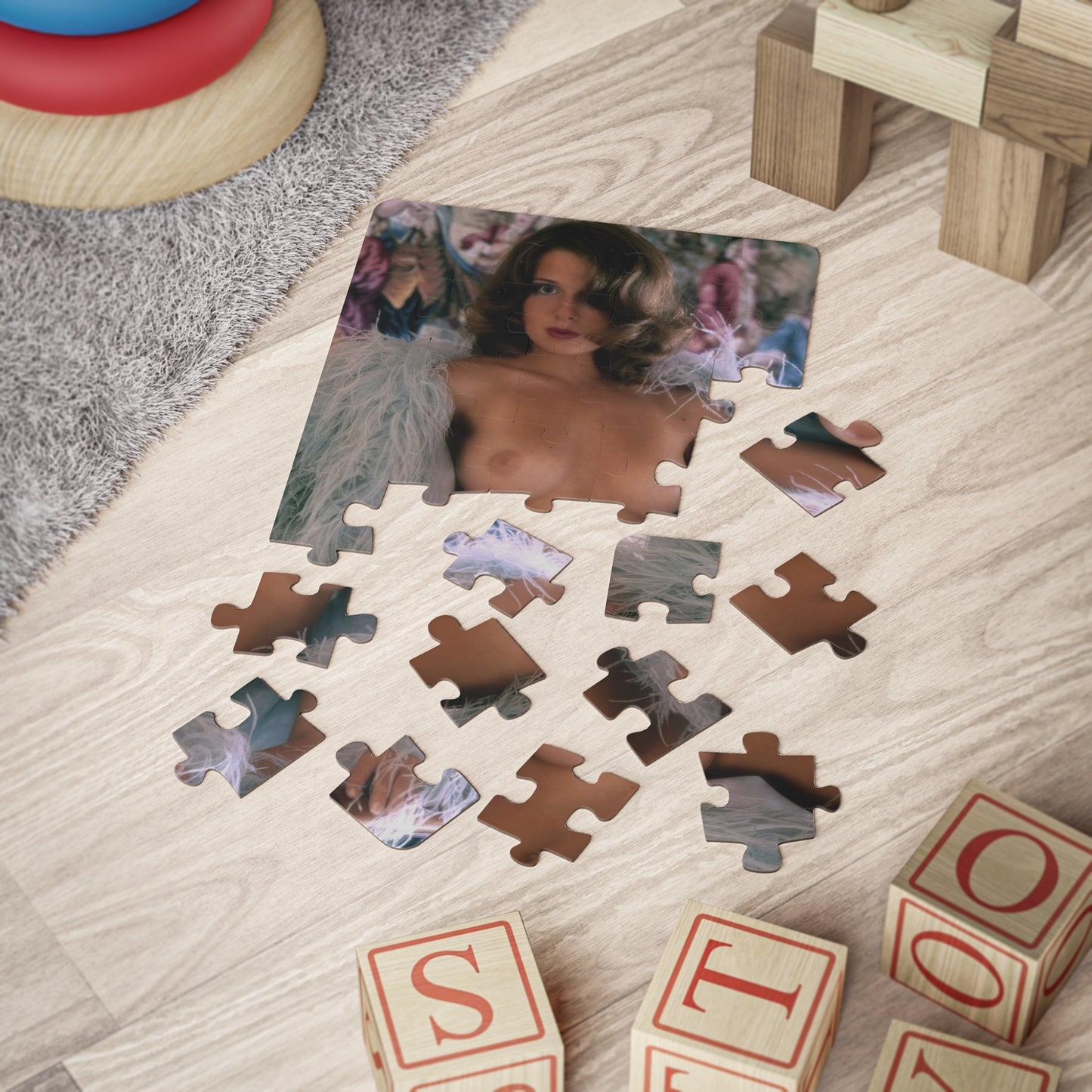 Puzzle, 30-Piece Playboy Playmate March 1974 Pamela Zinszer