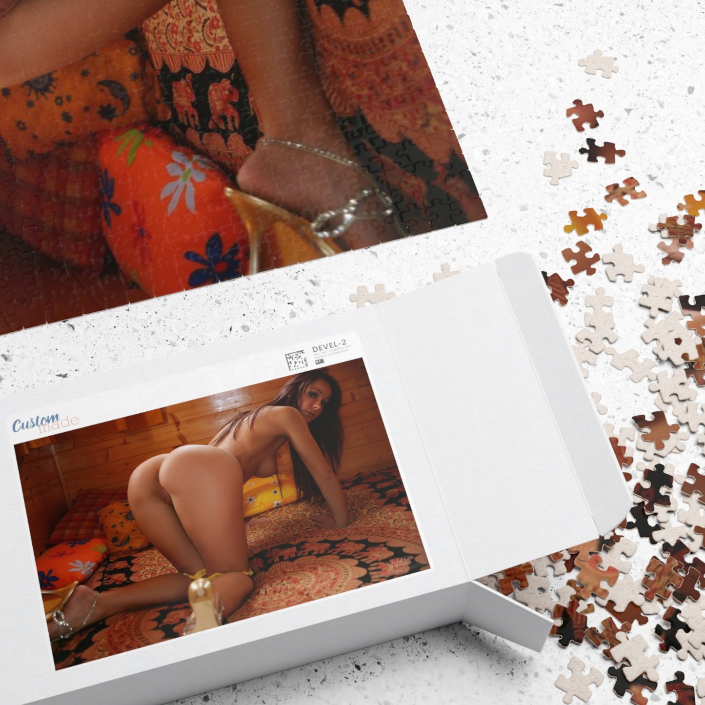 Puzzle (110, 252, 500, 1014-piece) Nude Hot Brunette Looking Back