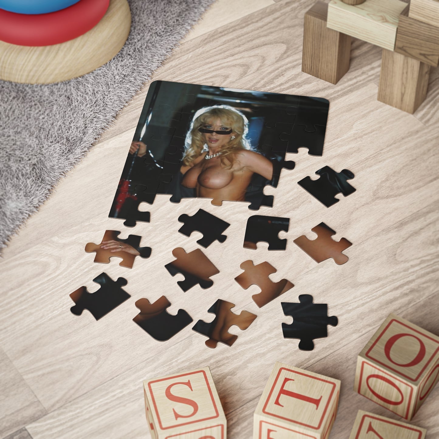 Puzzle, 30-Piece Retro Porn Star Nina Hartley Nude