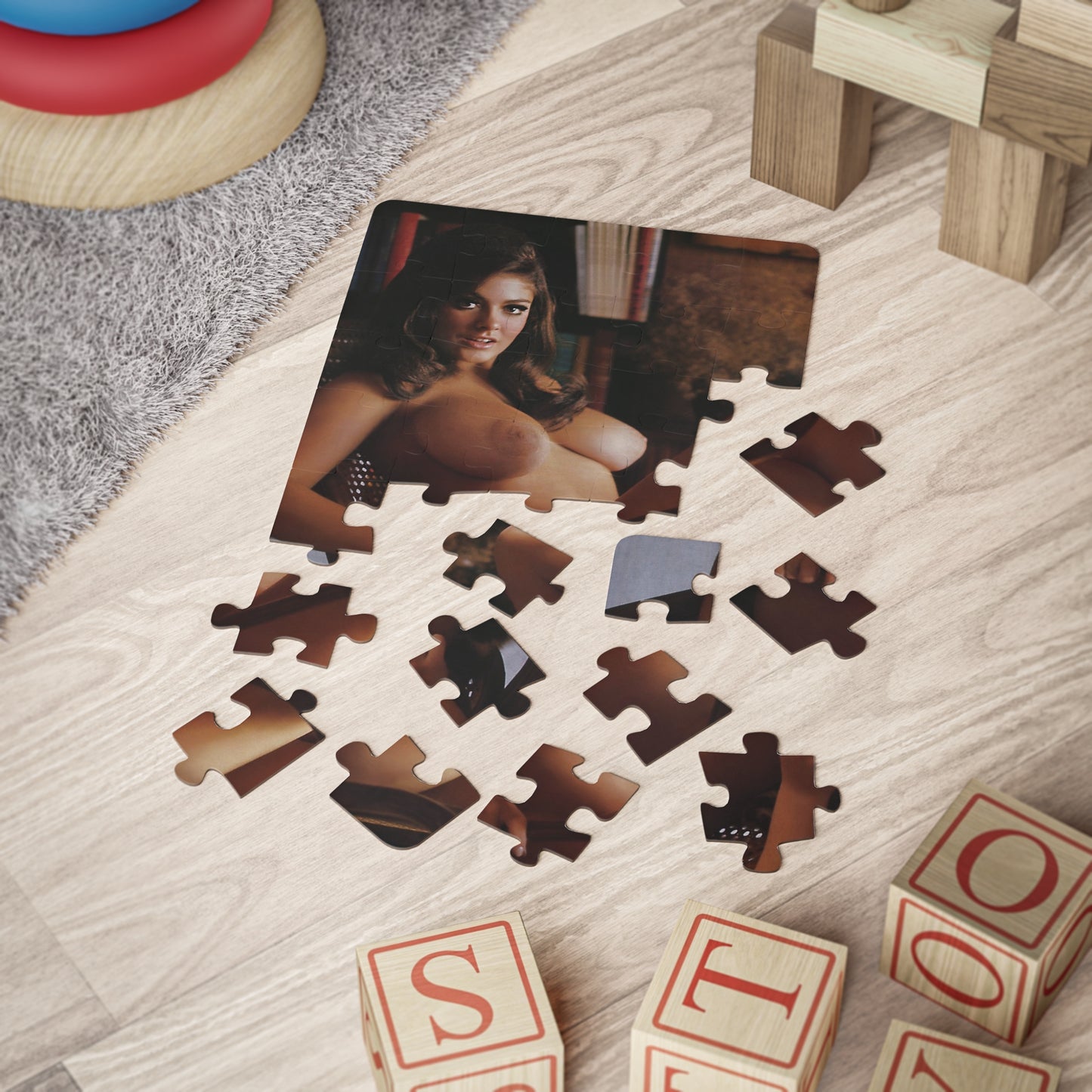 Puzzle, 30-Piece Playboy Playmate Cynthia Myers Nude