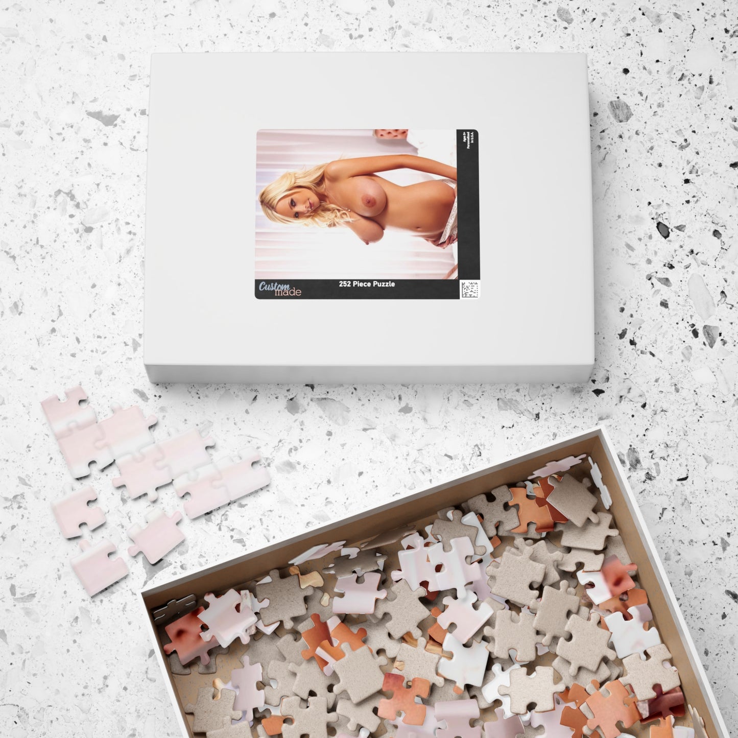 Puzzle (110, 252, 520, 1014-piece) Large Natural Breasts