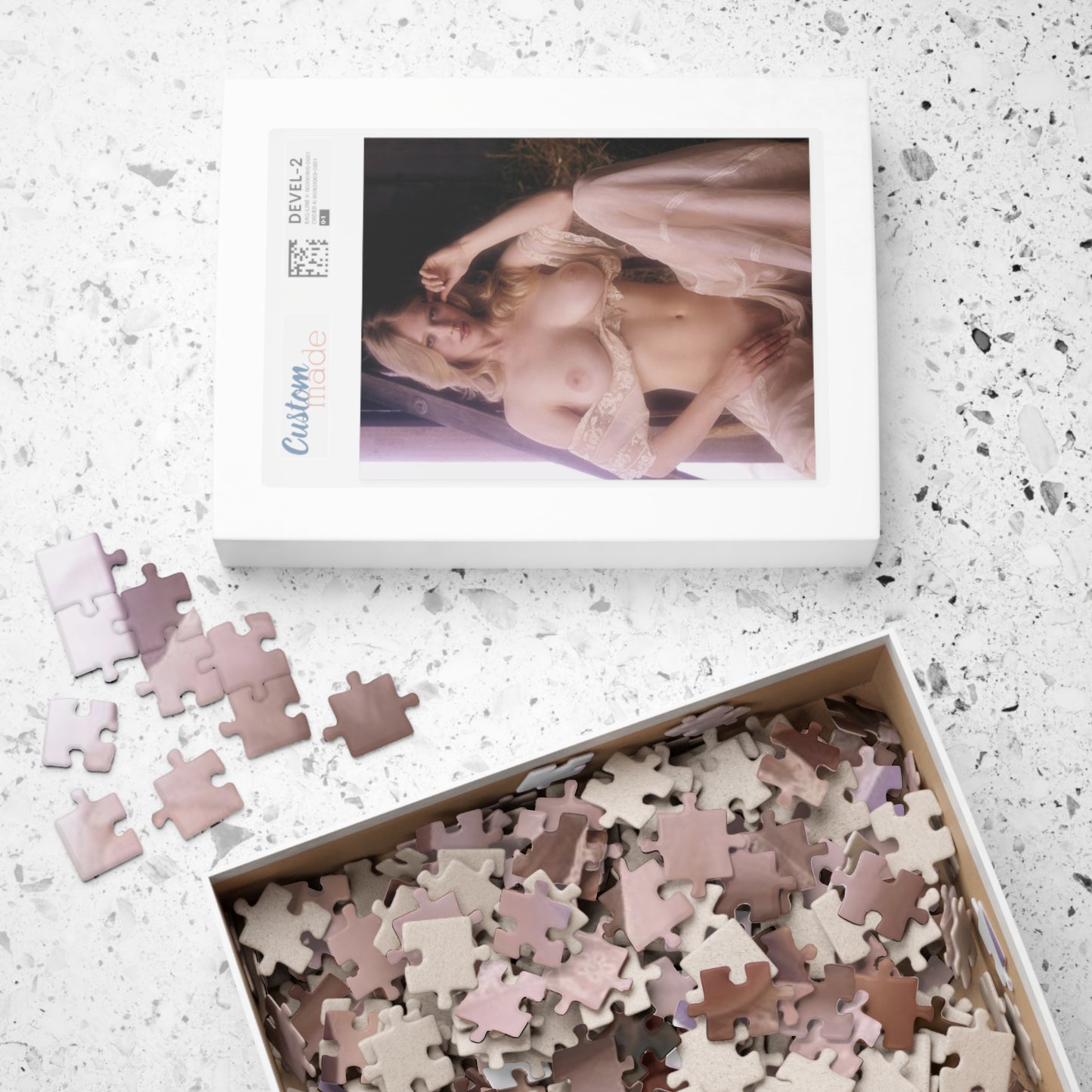 Puzzle (110, 252, 500, 1014-piece) Playboy Playmate October 1976 Hope Olson