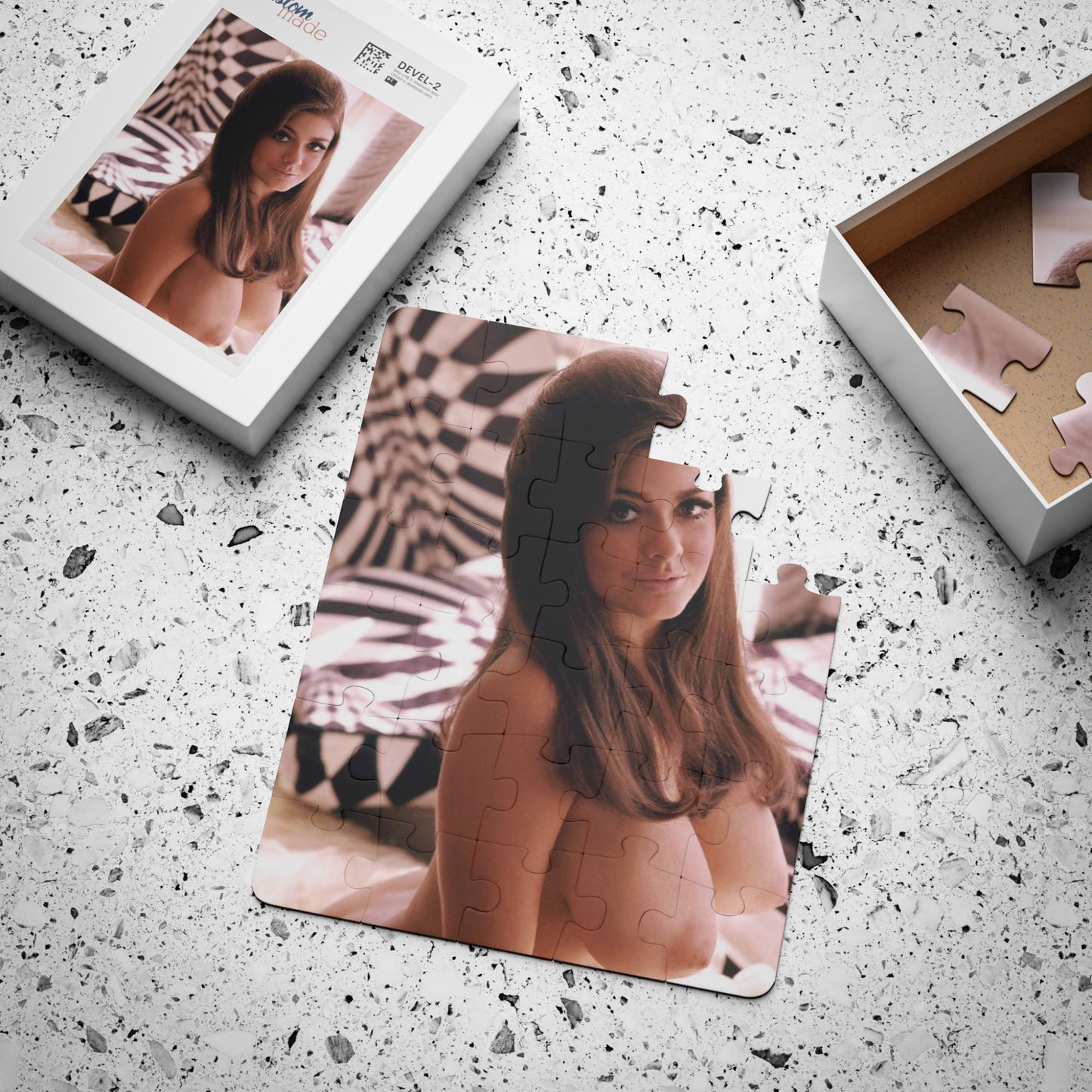 Puzzle, 30-Piece Playboy Playmate December 1968 Cynthia Myers