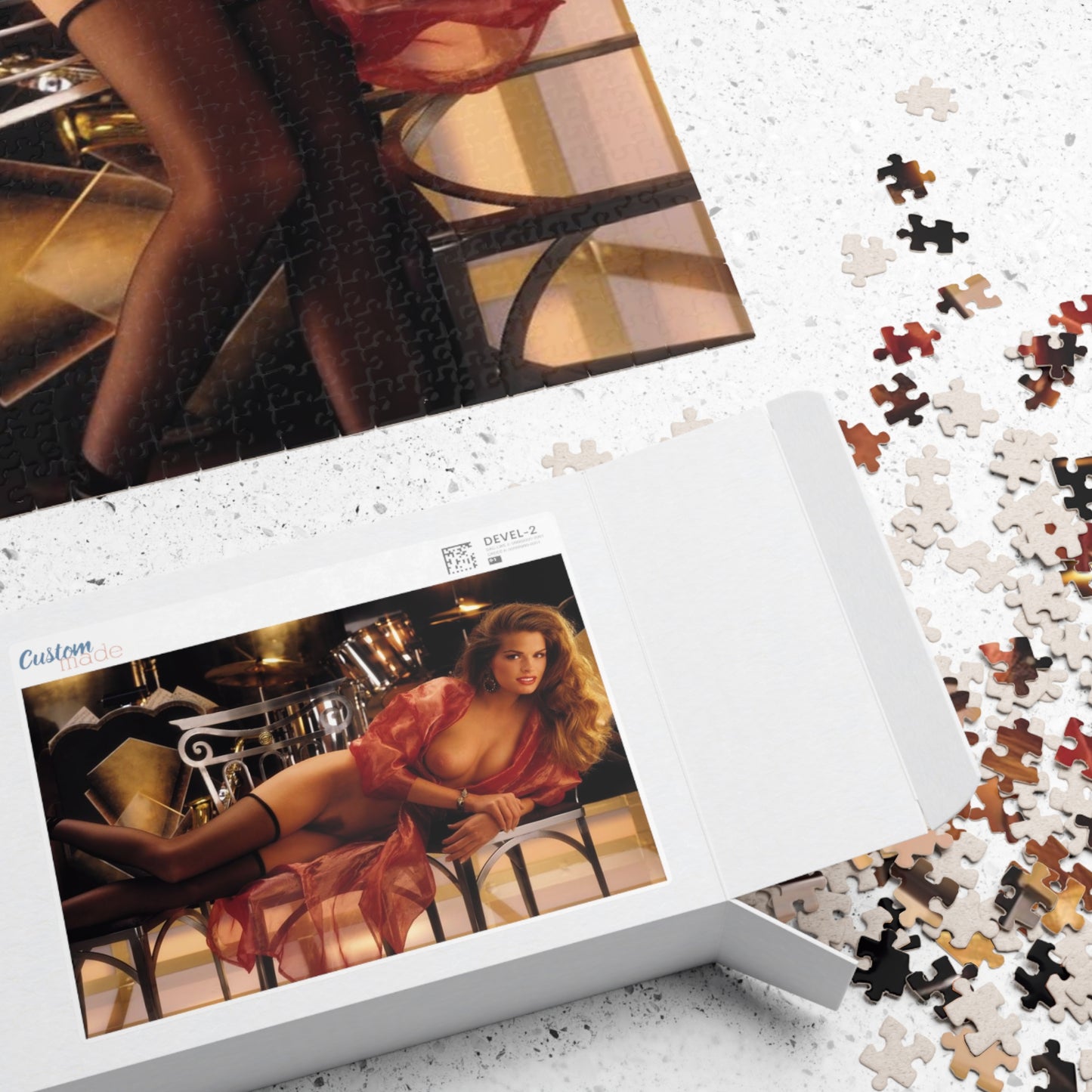 Puzzle (110, 252, 500, 1014-piece) Playboy Playmate Feb 1994 Julie Lynn Cialini