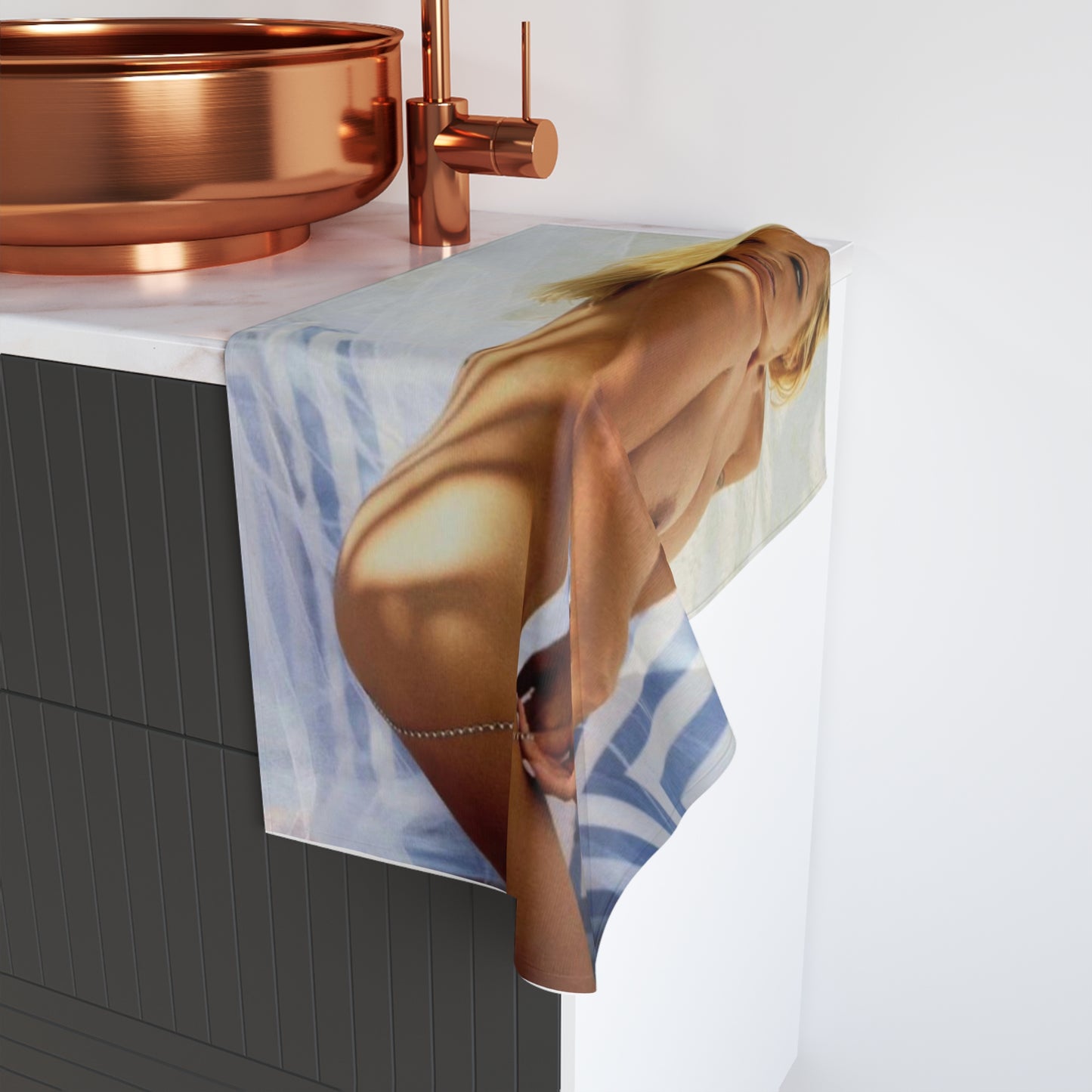 Hand Towel Pamela Nude