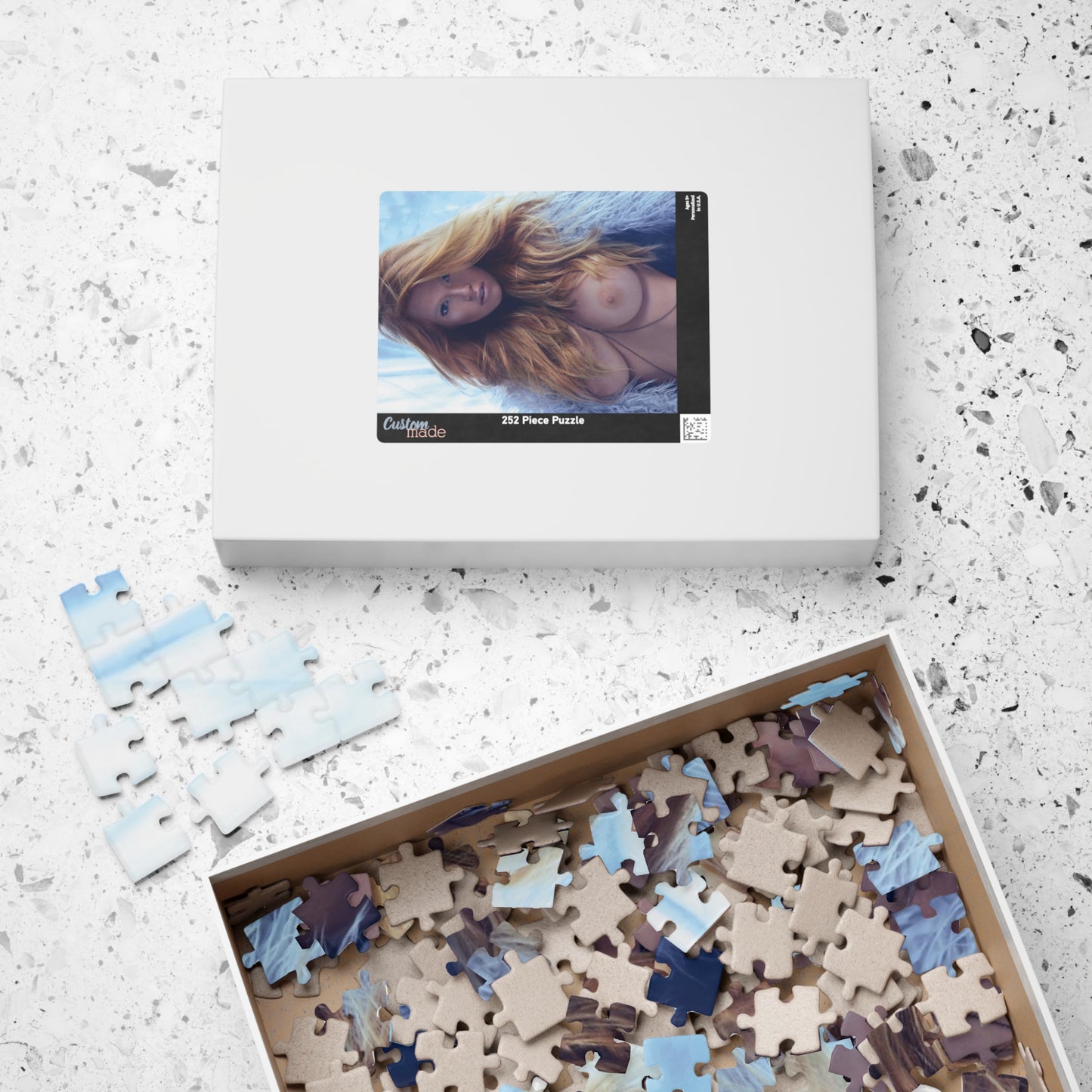 Puzzle (110, 252, 500, 1014-piece) Playboy Playmate Dec 2014 Elizabeth Ostrander