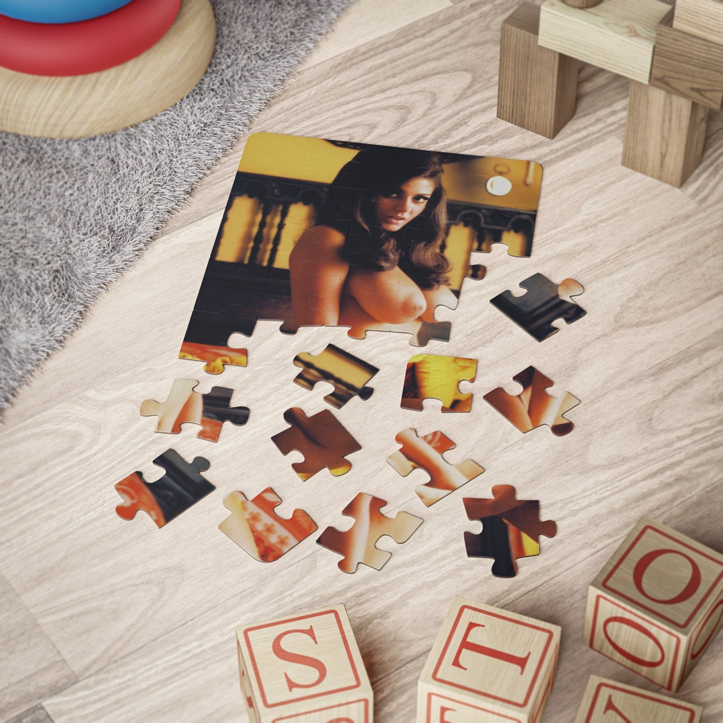 Puzzle, 30-Piece Playmate Cynthia Myers Nude