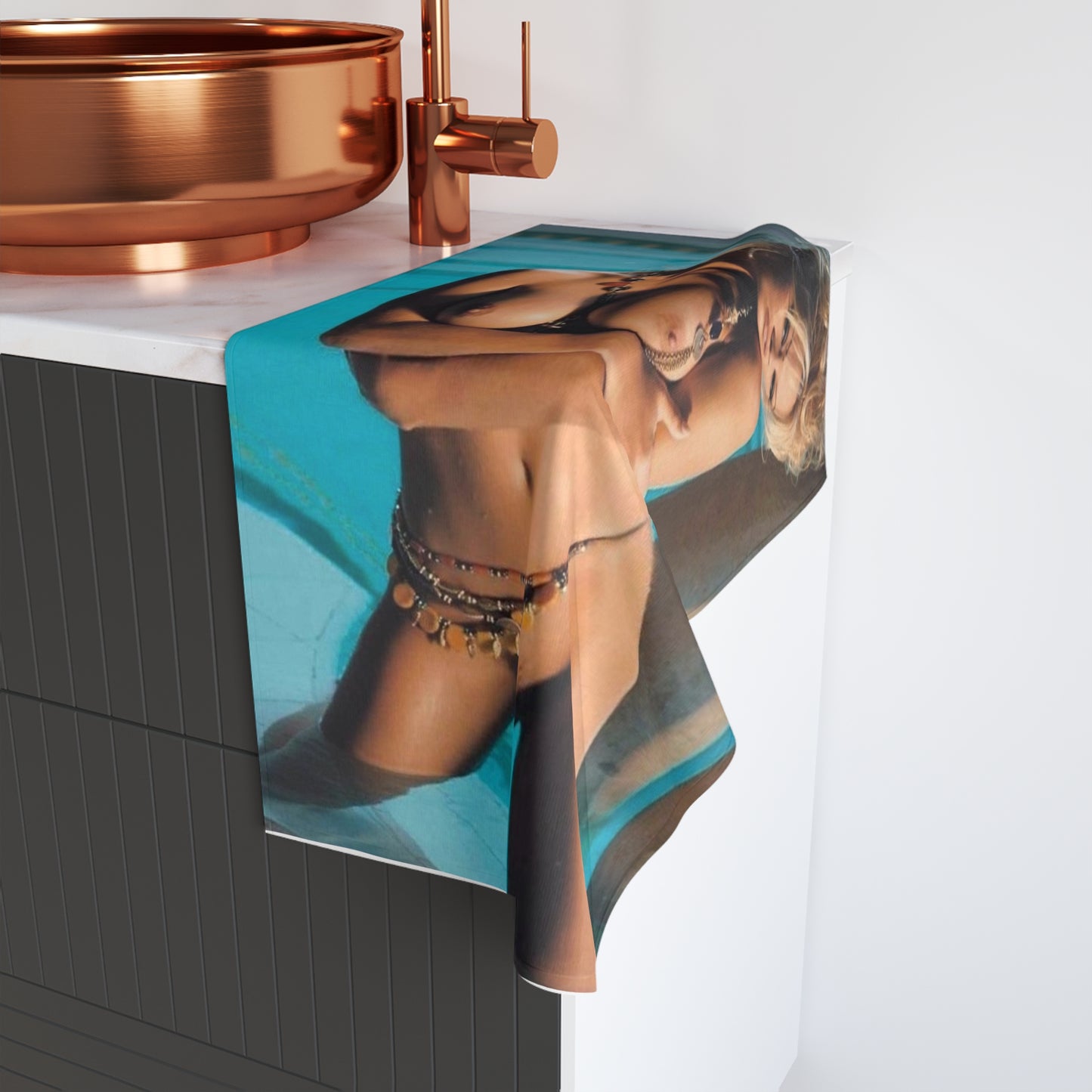 Hand Towel Pamela Nude