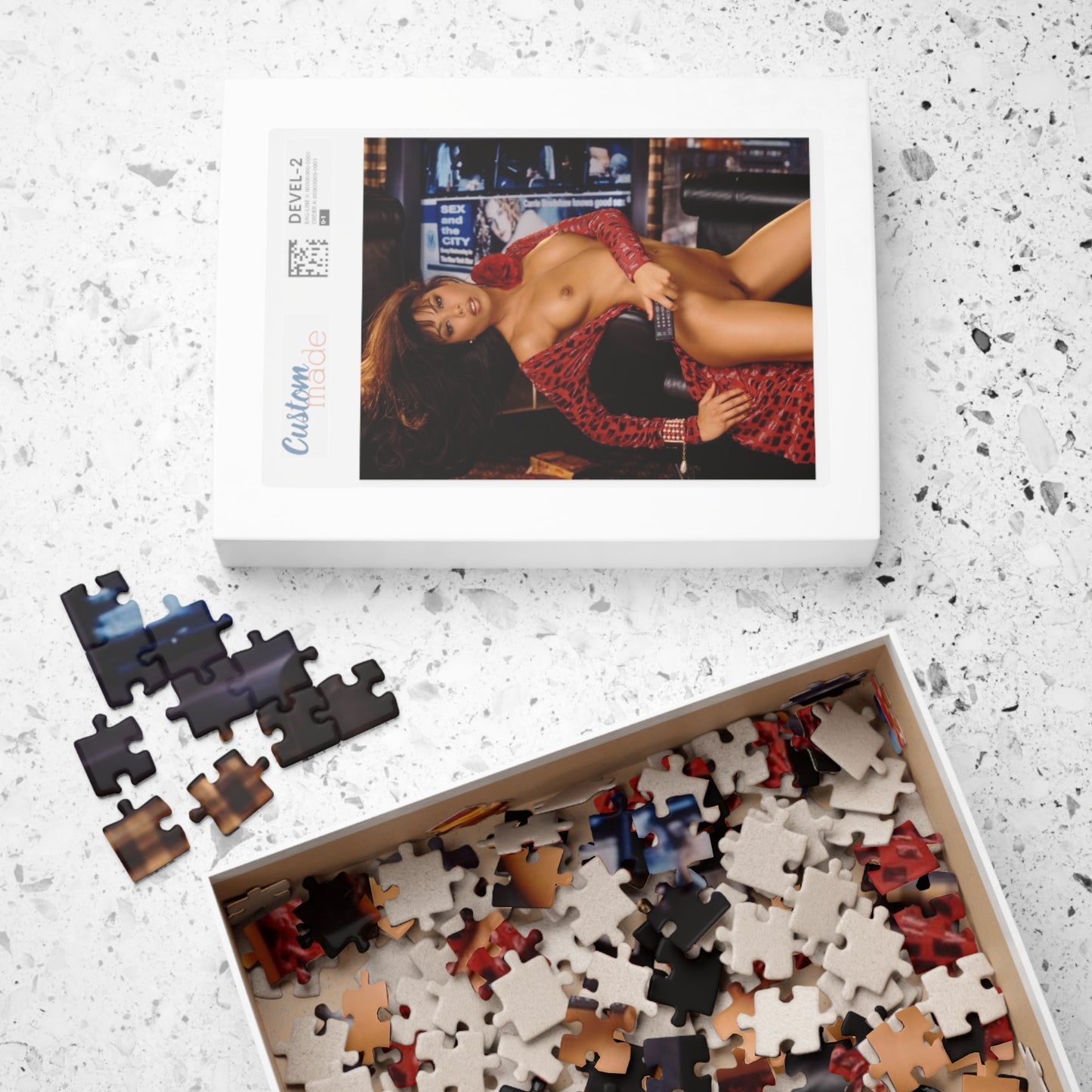 Puzzle (110, 252, 500, 1014-piece) Playboy Playmate June 2002 Michele Rogers