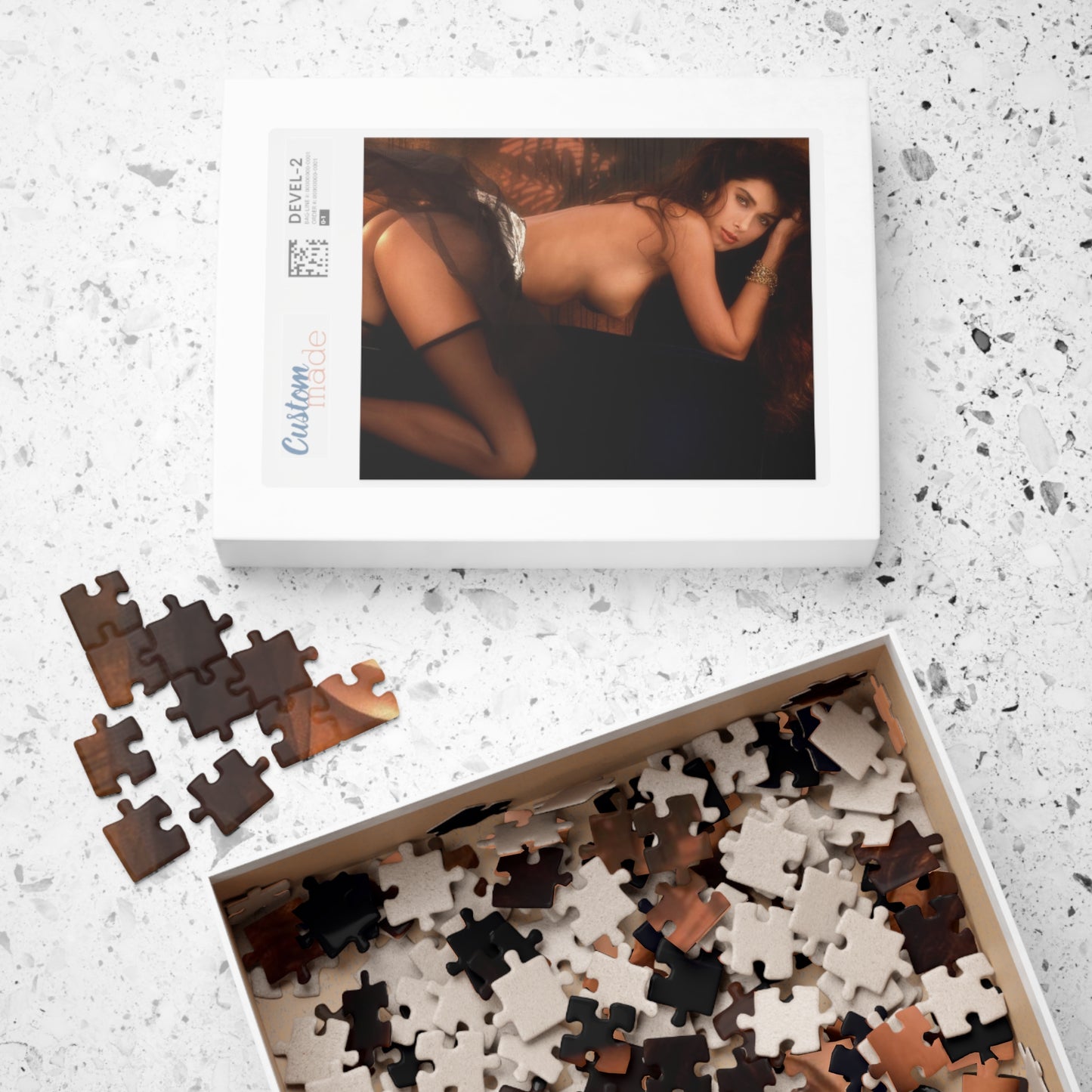 Puzzle (110, 252, 500, 1014-piece Playboy Playmate April 1991 Christina Leardini