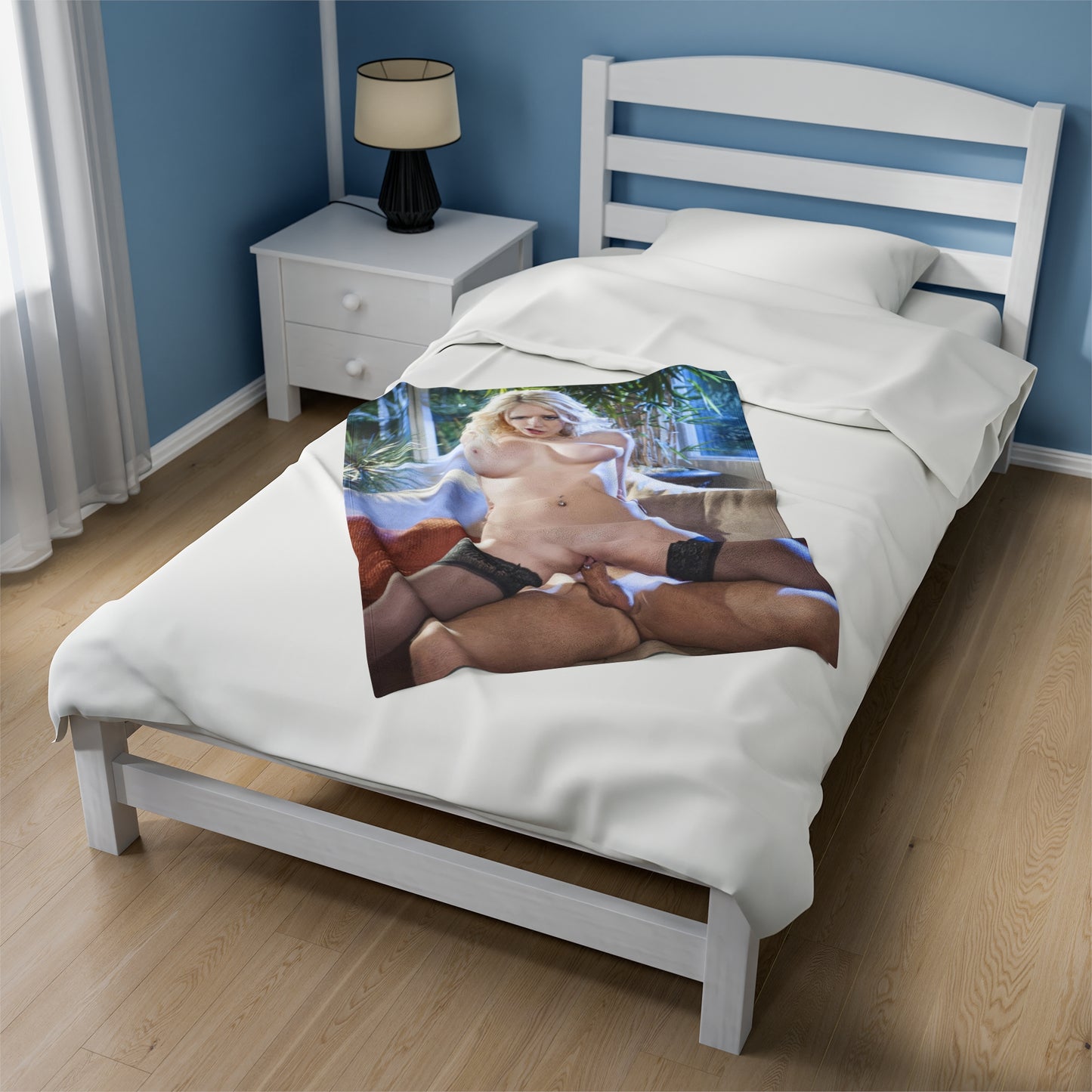 Velveteen Plush Blanket Penthouse Pet June 2009 Kagney Linn Karter