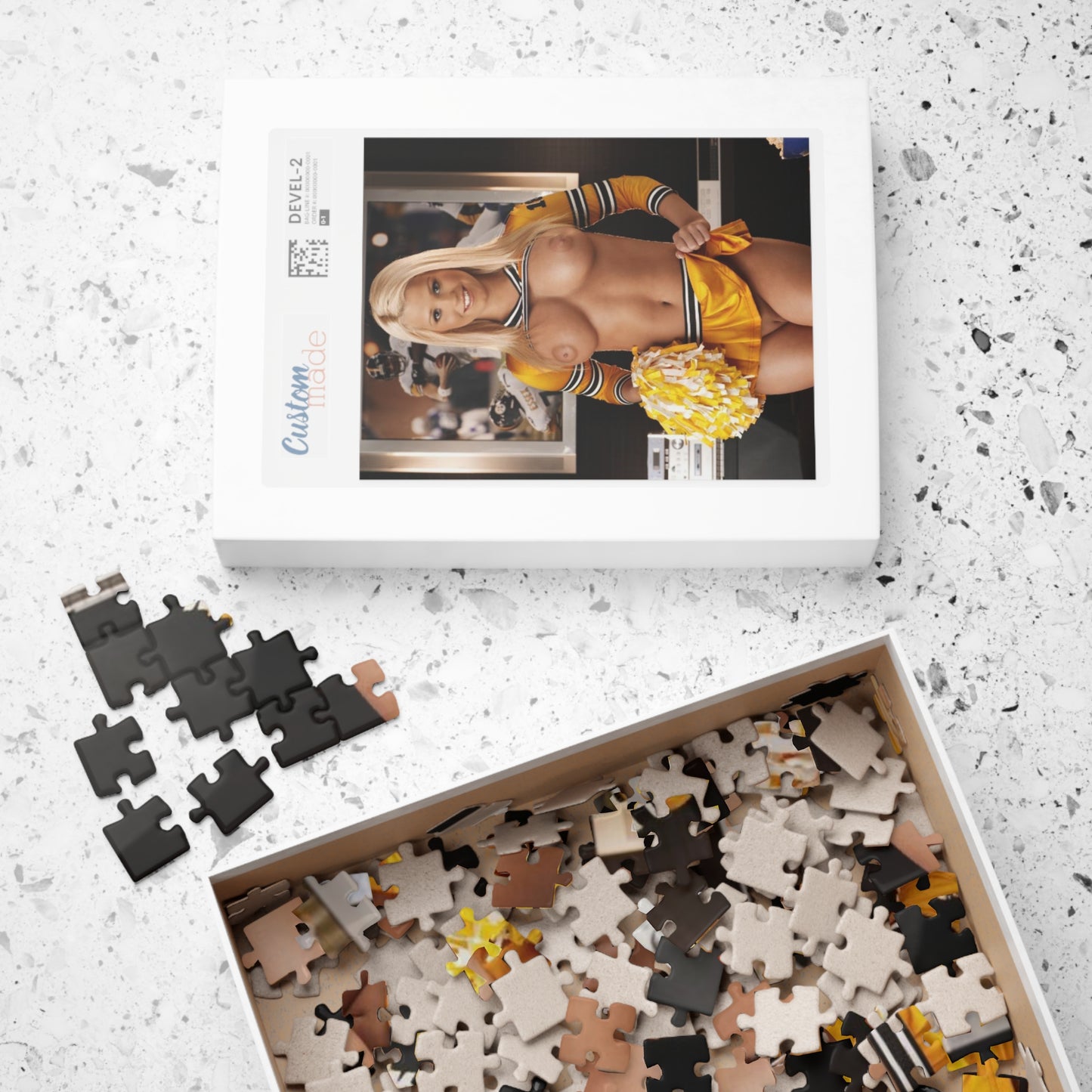 Puzzle (110, 252, 500, 1014-piece) Playmate October 2007 Spencer Scott