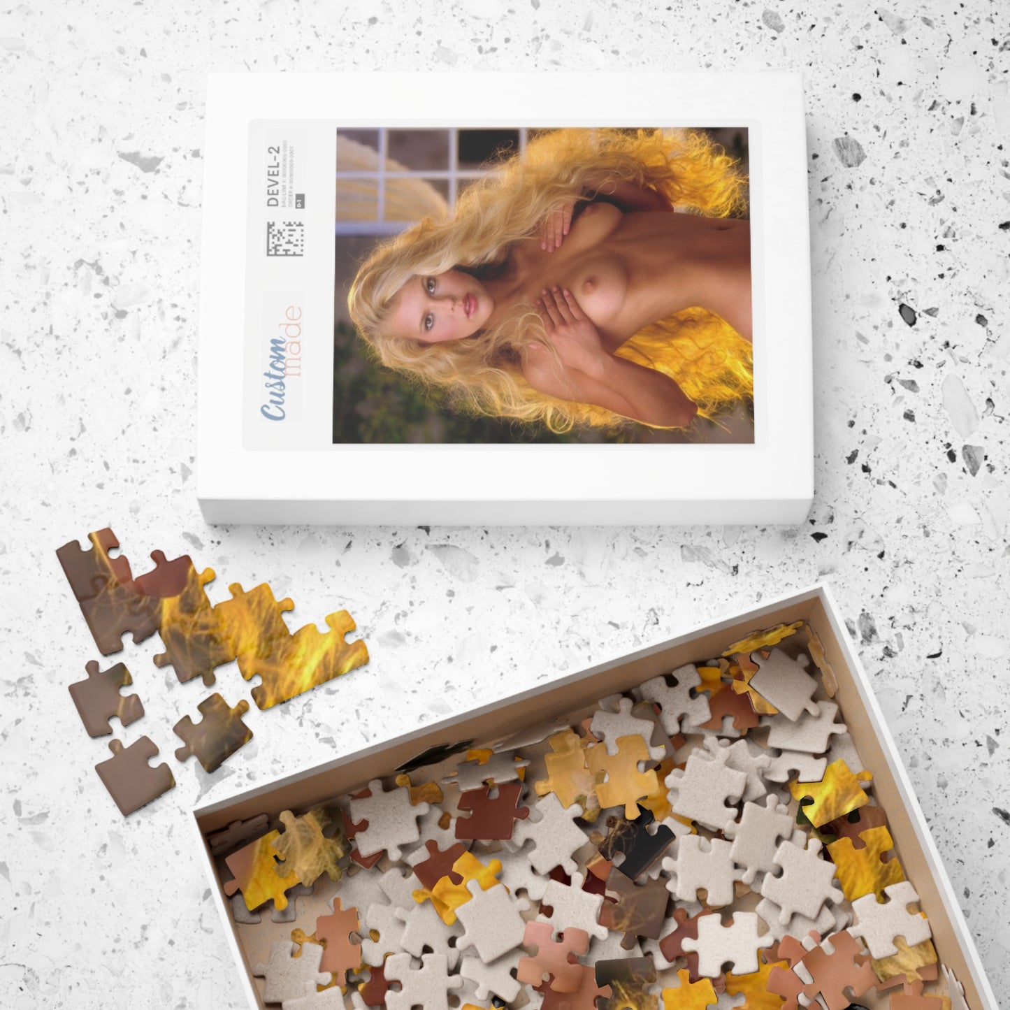 Puzzle (110, 252, 500, 1014-piece) Playboy Playmate May 1983 Susie Scott