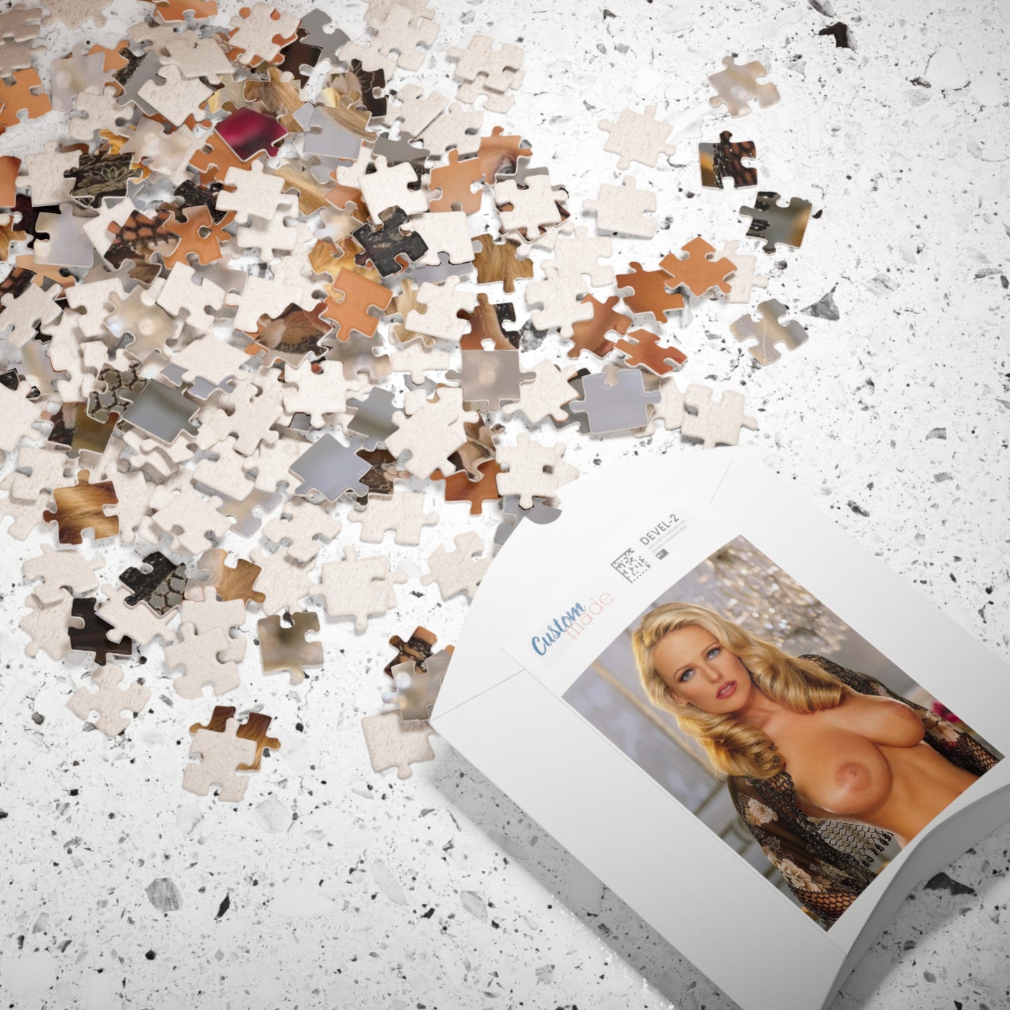 Puzzle (110, 252, 500, 1014-piece) Playboy Playmate October 1996 Nadine Chanz