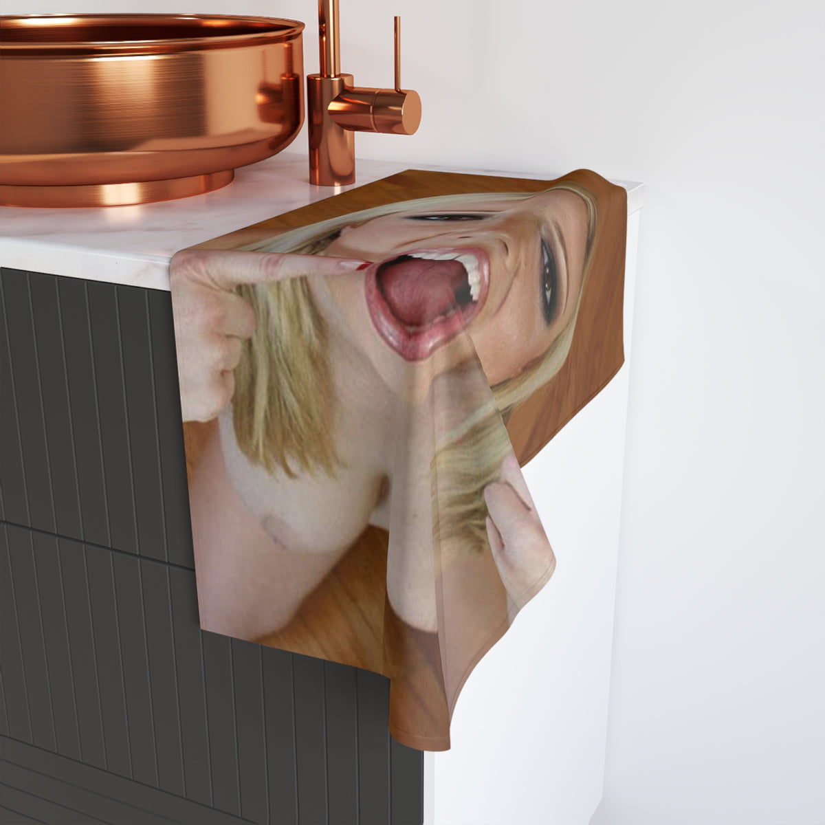 Hand Towel "waiting for release" blonde