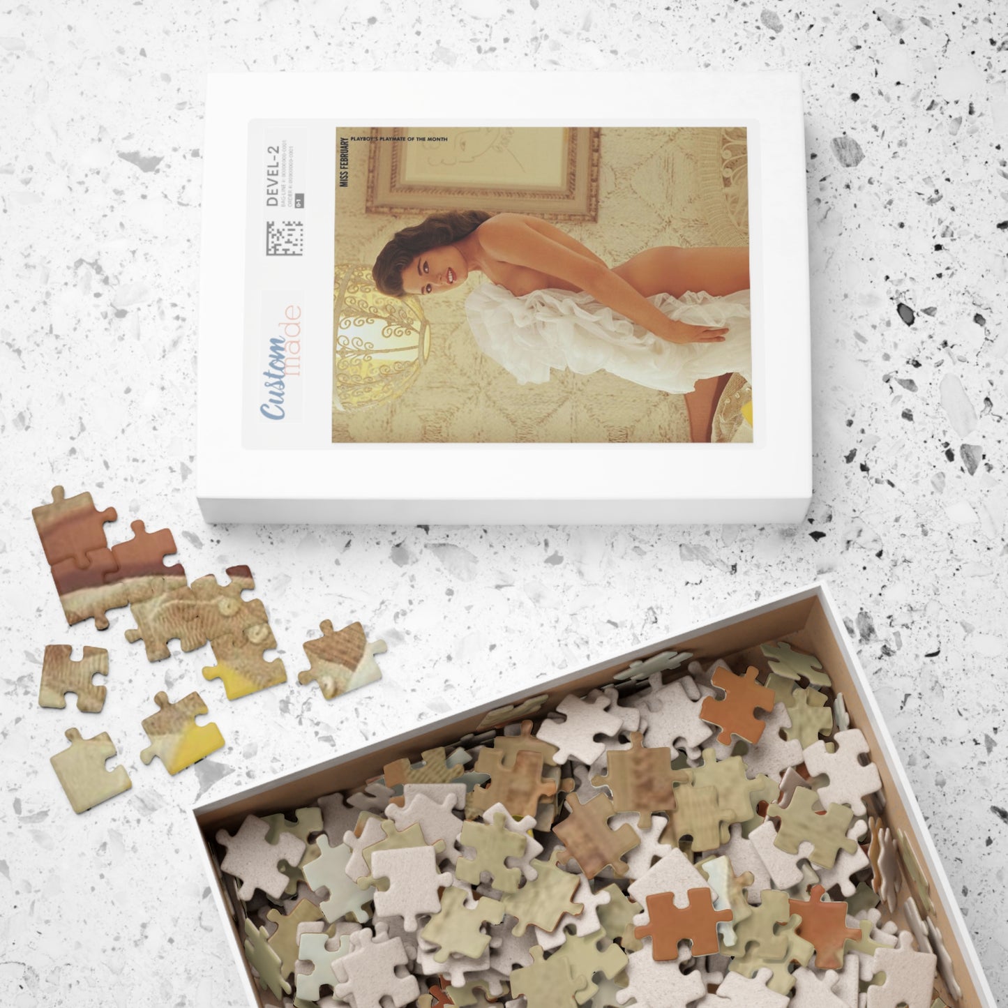 Puzzle (110, 252, 500, 1014-piece) Playboy Playmate February 1960 Susie Scott