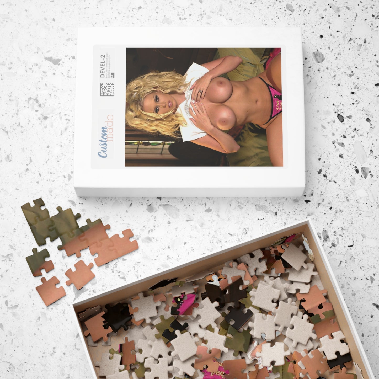 Puzzle (110, 252, 500, 1014-piece) Pornstar Jenna Jameson Nude