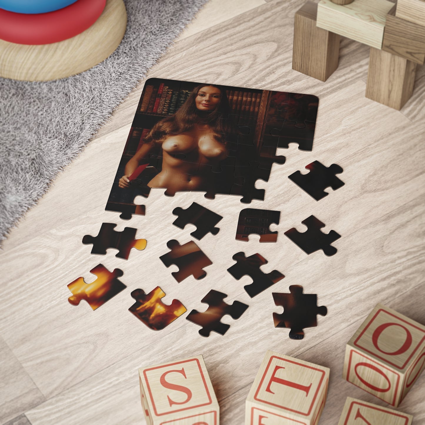 Puzzle, 30-Piece Playboy Playmate January 1972 Marilyn Cole