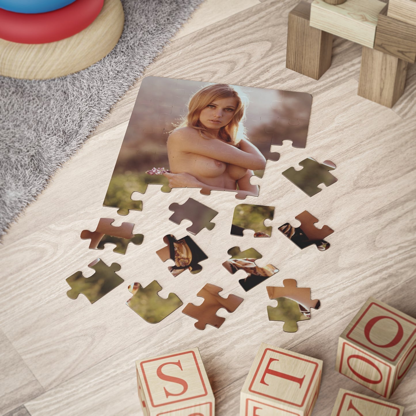 Puzzle, 30-Piece Playboy Playmate August 1971 Cathy Rowland