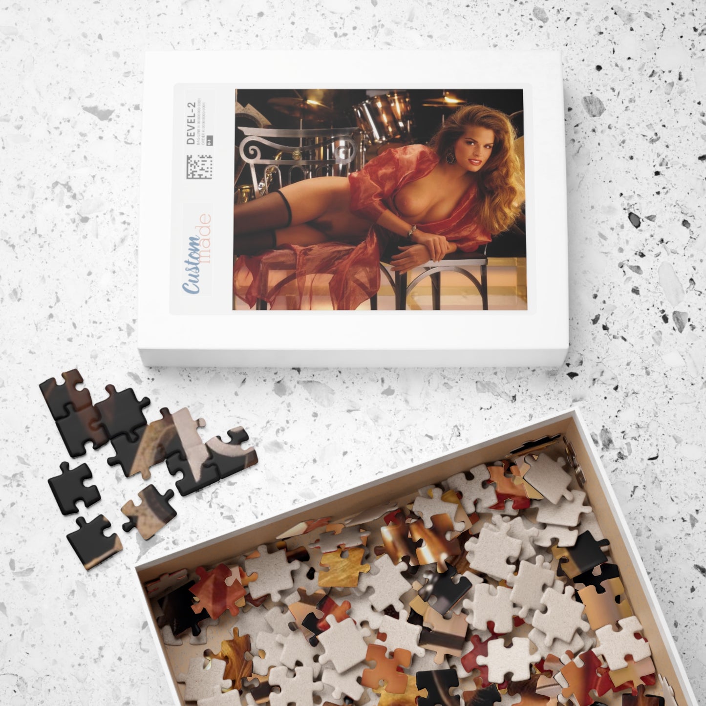 Puzzle (110, 252, 500, 1014-piece) Playboy Playmate Feb 1994 Julie Lynn Cialini