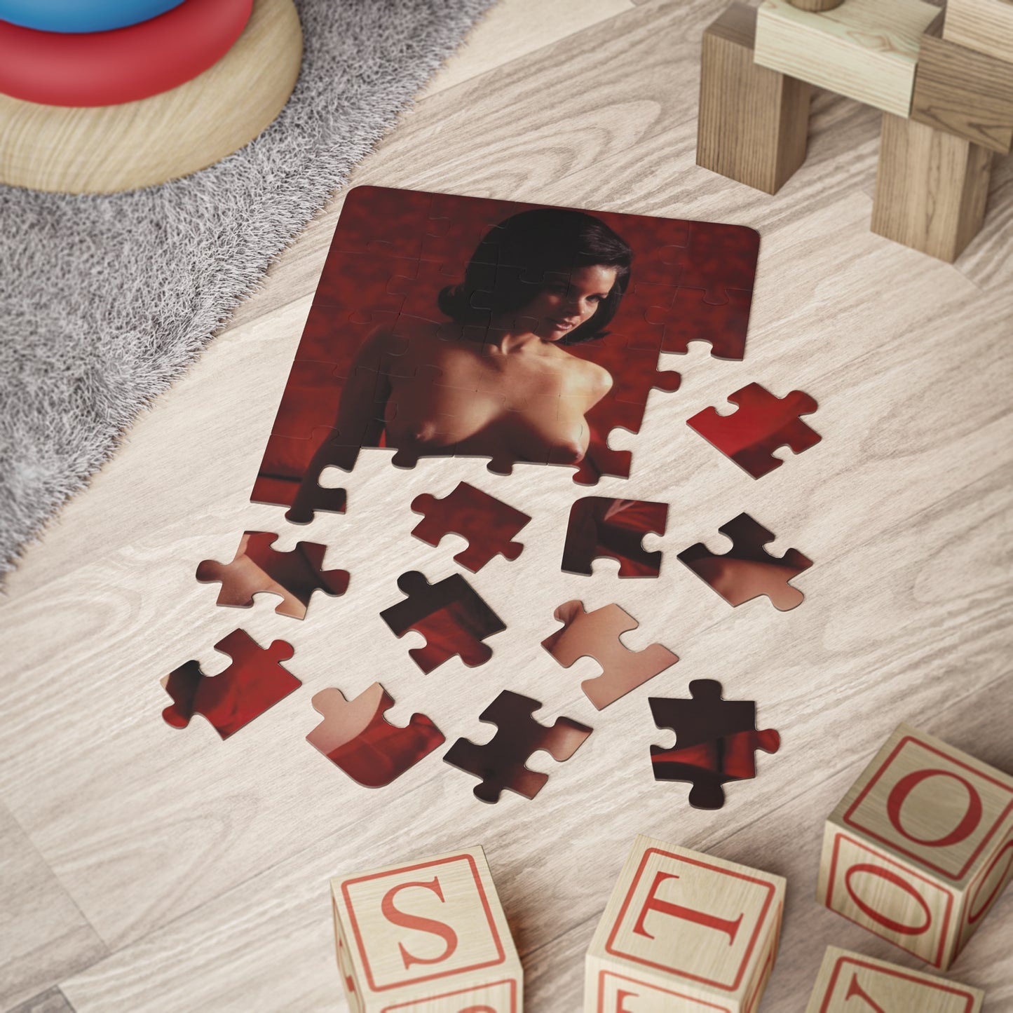 Puzzle, 30-Piece Playboy Playmate November 1963 Terre Tucker
