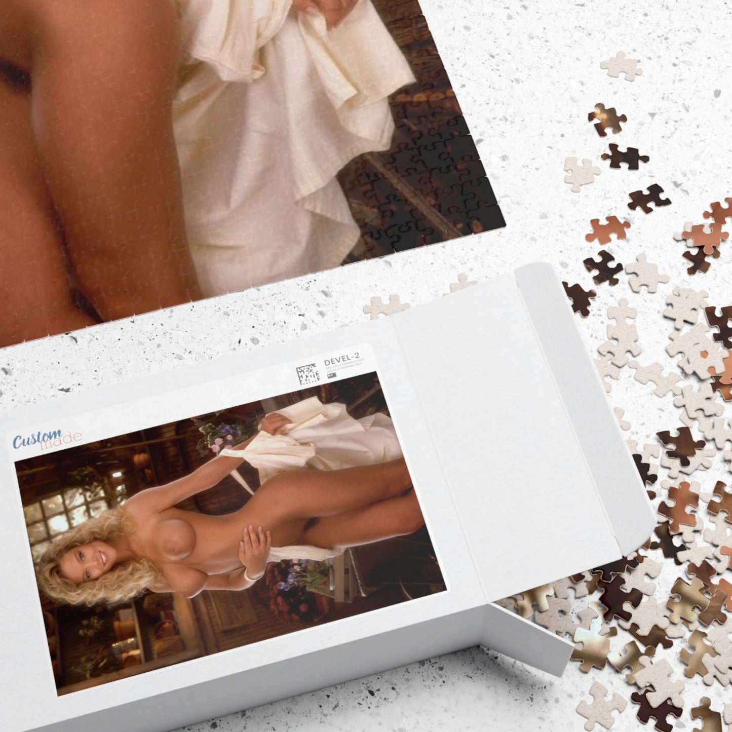 Puzzle (110, 252, 500, 1014-piece) Playboy Playmate April 1992 Cady Cantrell