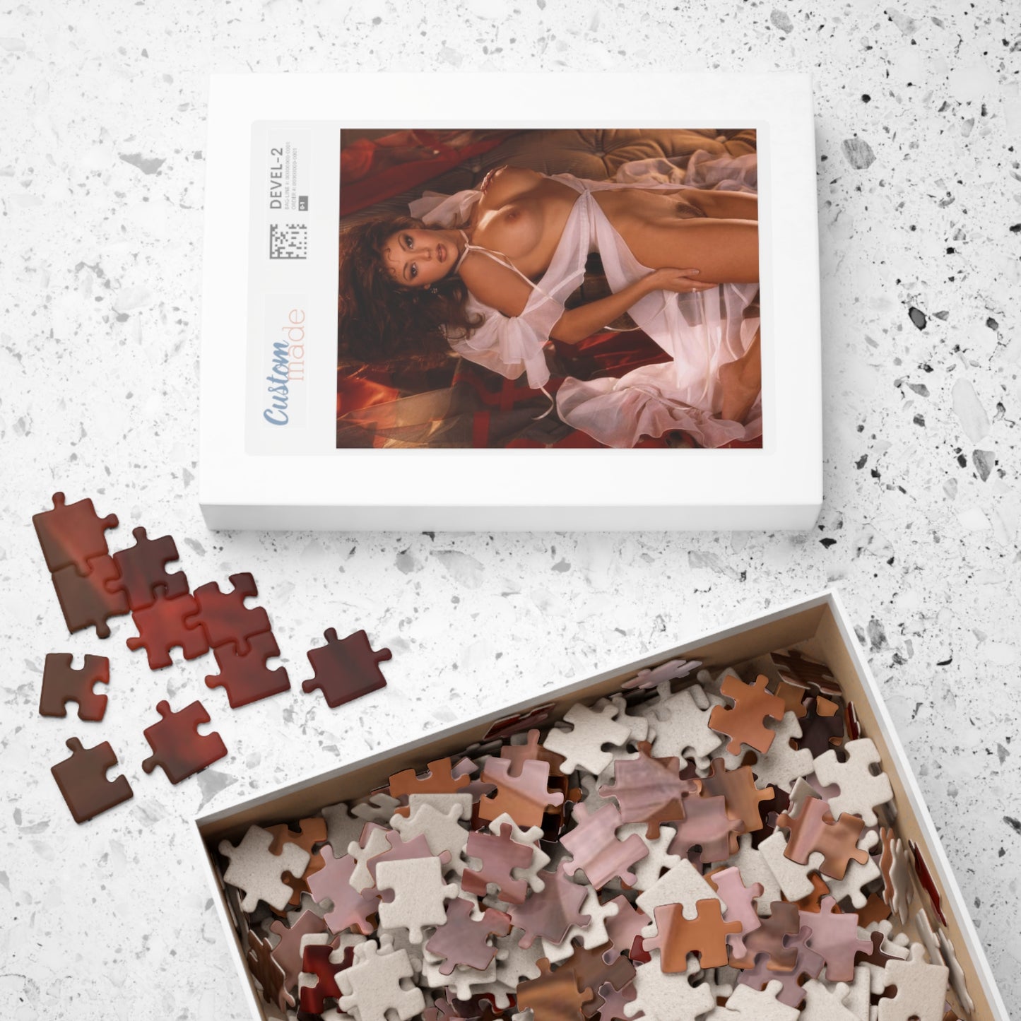 Puzzle (110, 252, 500, 1014-piece) Playboy Playmate Sept 1998 Vanessa Gleason