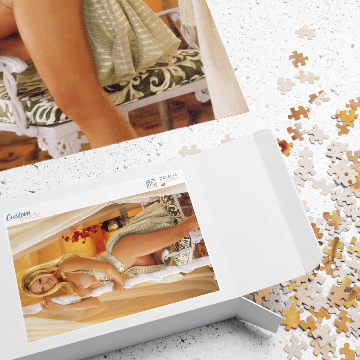 Puzzle (110, 252, 500, 1014-piece) Playboy Playmate February 2000 Suzanne Stokes